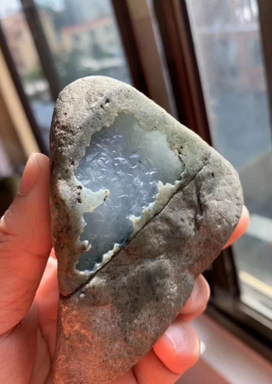 点击头像看直播##翡翠原石#后江开窗料,正冰种,底子干净,清爽,冰感足