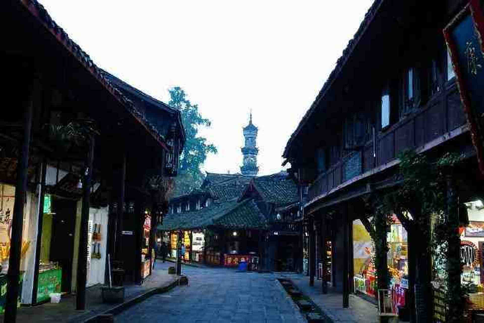 崇州的春天最成都# 崇州古称蜀州,位于天府之国的腹心,成都市与西岭