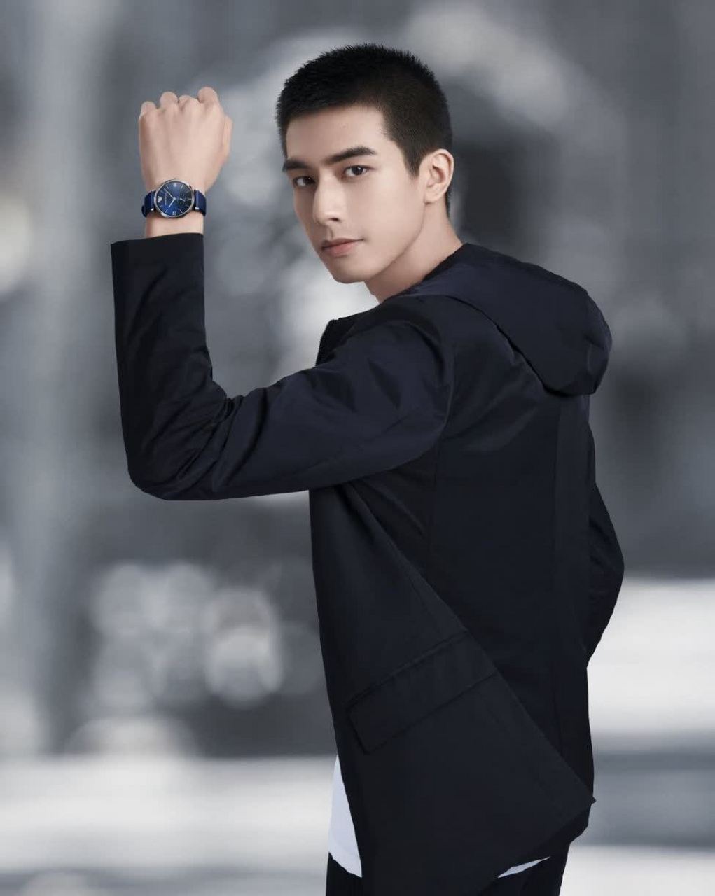 宋威龙#果然帅哥留着头发也是帅的~?[抠鼻]