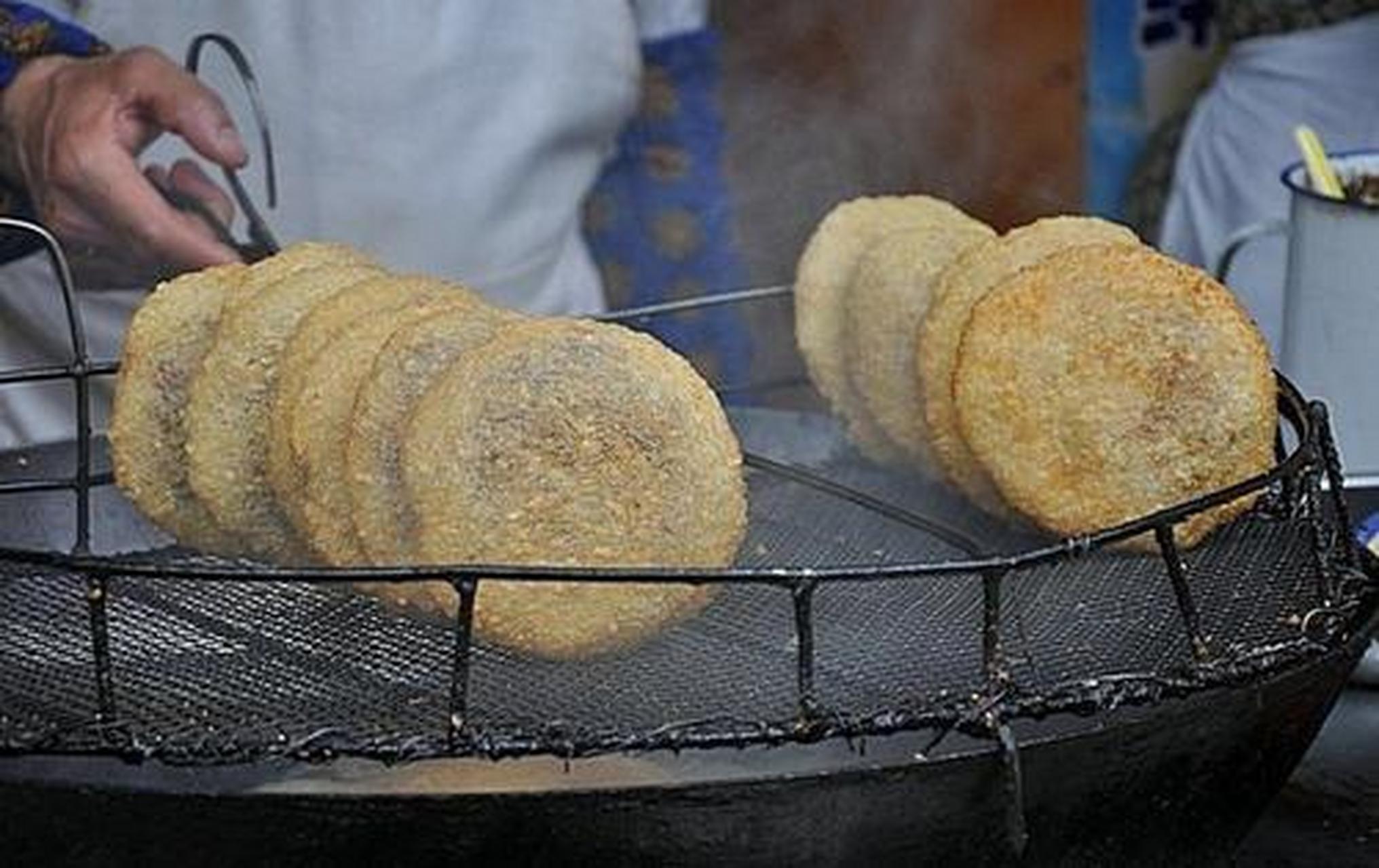 豆沙窝属于贵州的传统小吃,这道美食可以说记载着当地