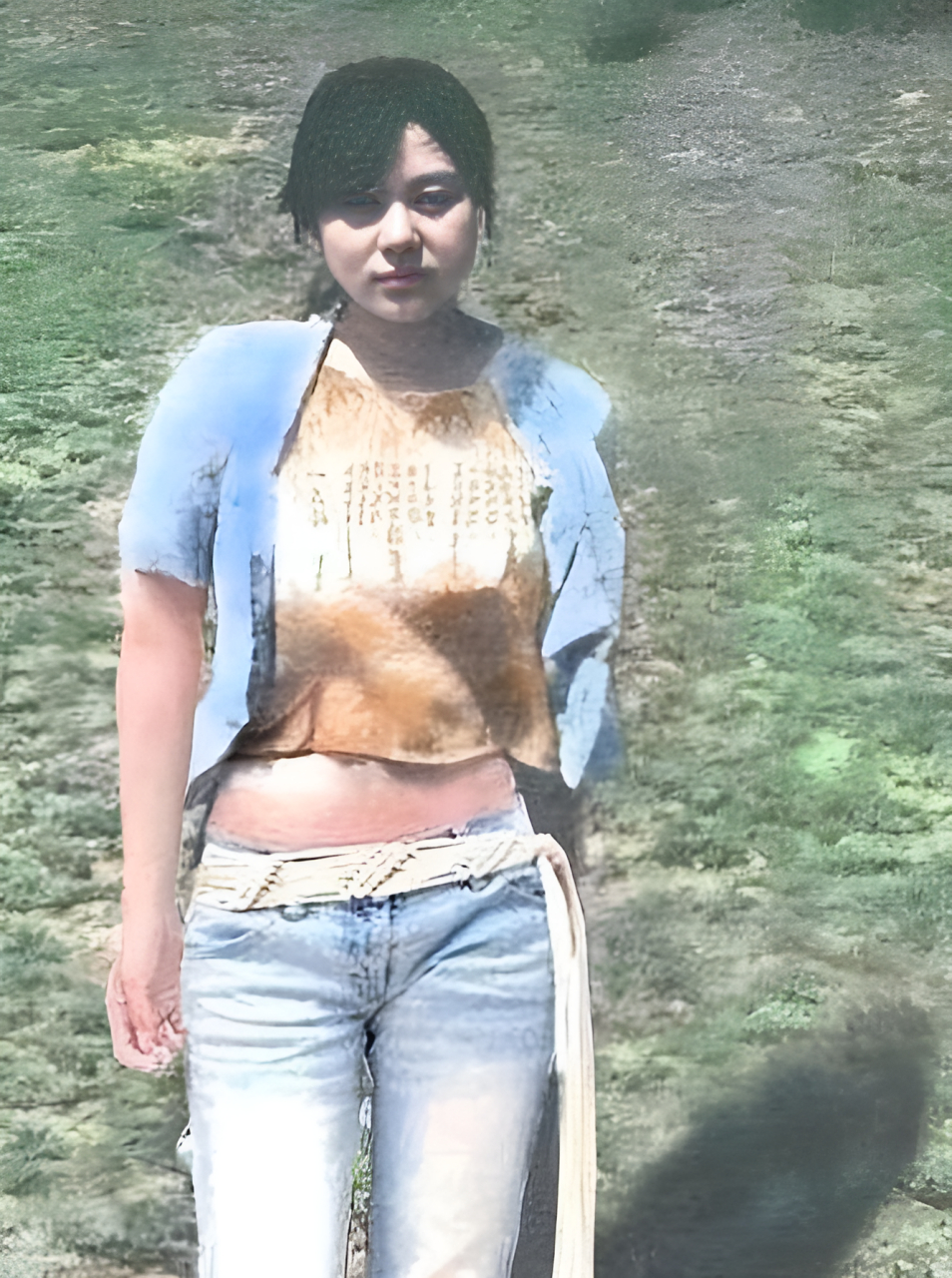 原来,任雪希望子弹击中她的嘴巴,这样她离开后不会留下太过丑陋的脸孔