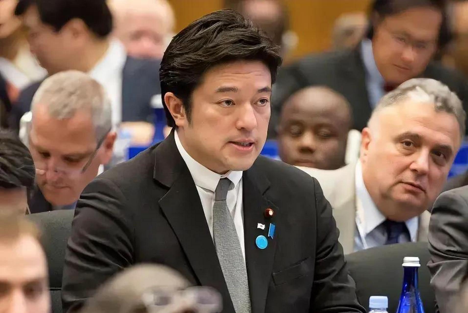 日本疯61购狂69买美69国债 根据61本日69