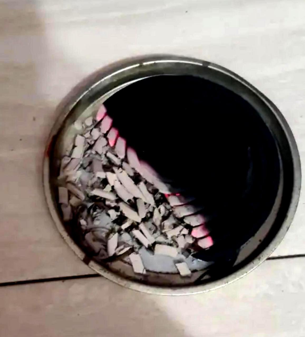 点燃蚊香的一端即可,无需拆开,它会自行燃烧至完整消耗.
