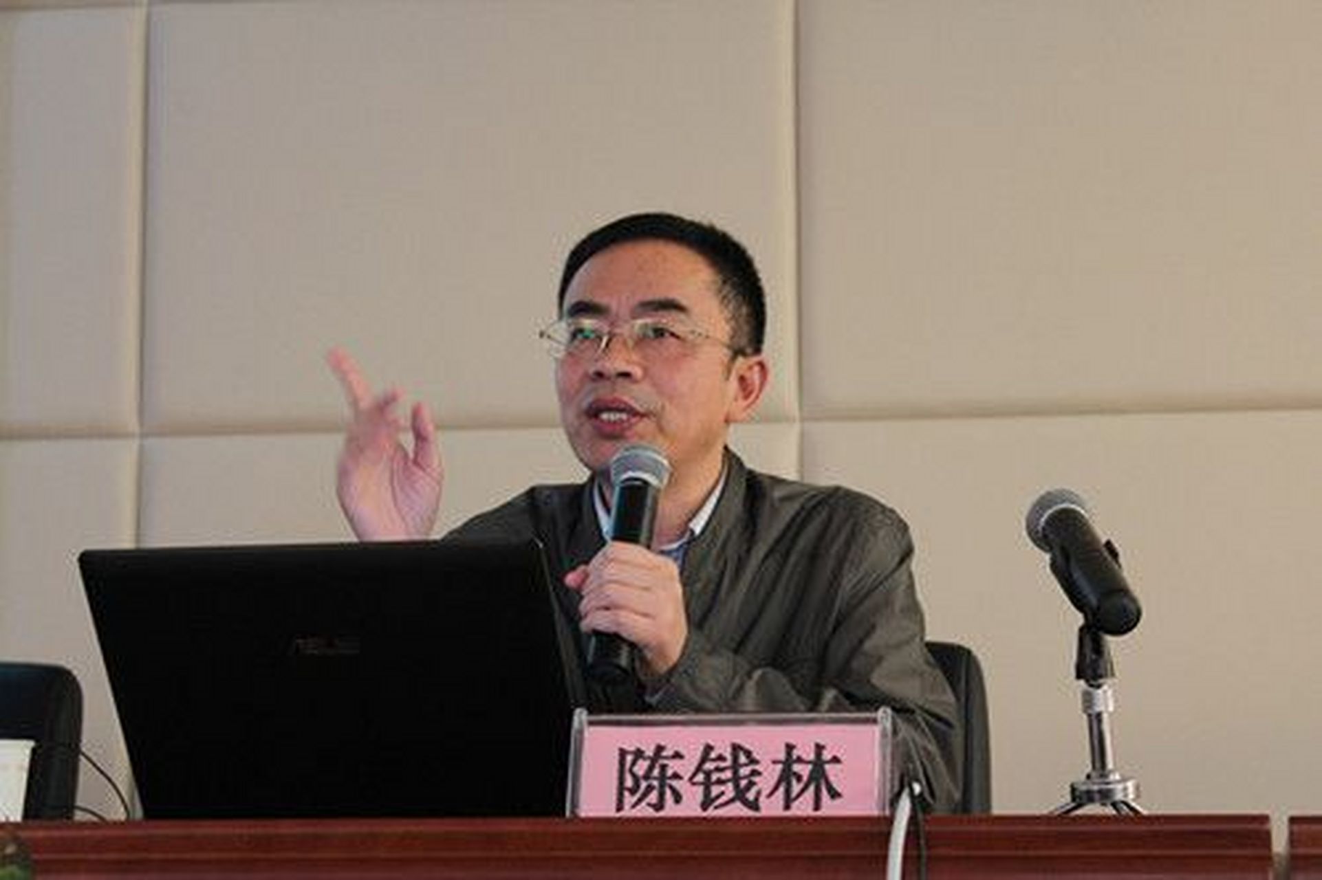 儿26岁攻克数学领域世界难题,家教经验如下 儿子陈杲14岁考上中国科学