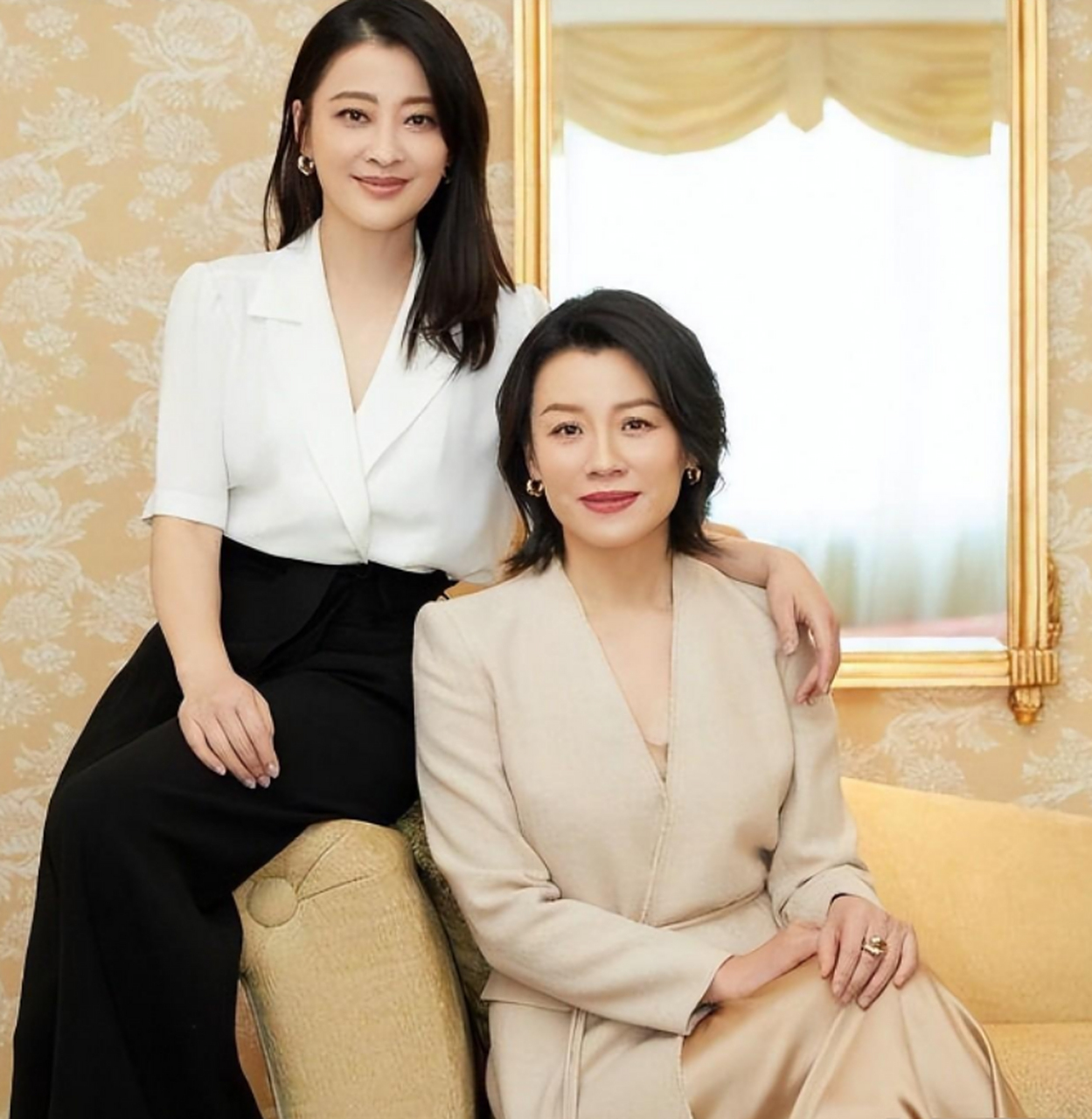 一天,刘琳兴奋地和梅婷打电话:"婷宝,我接了部戏,演女二号,女一号病了