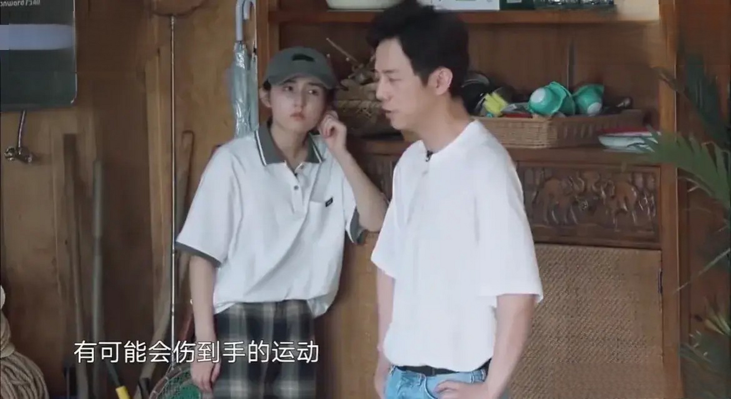 有一种金贵叫做欧阳娜娜的手,看她徒手磨藕,黄磊都被吓到 黄磊:娜娜小