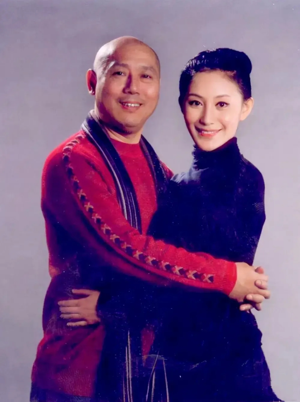 37岁亿万富豪李成儒大手一挥,将老婆和6岁儿子撵出家门.