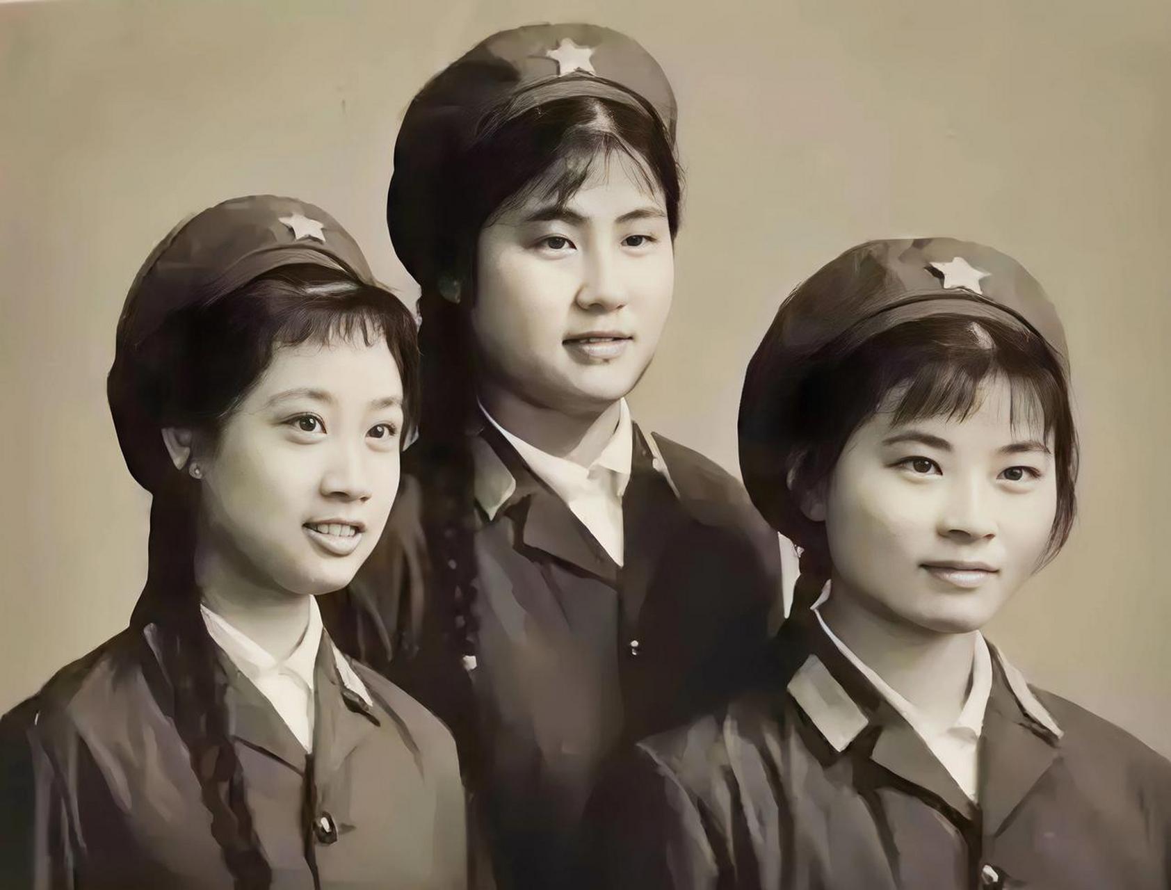 七十年代女兵图片