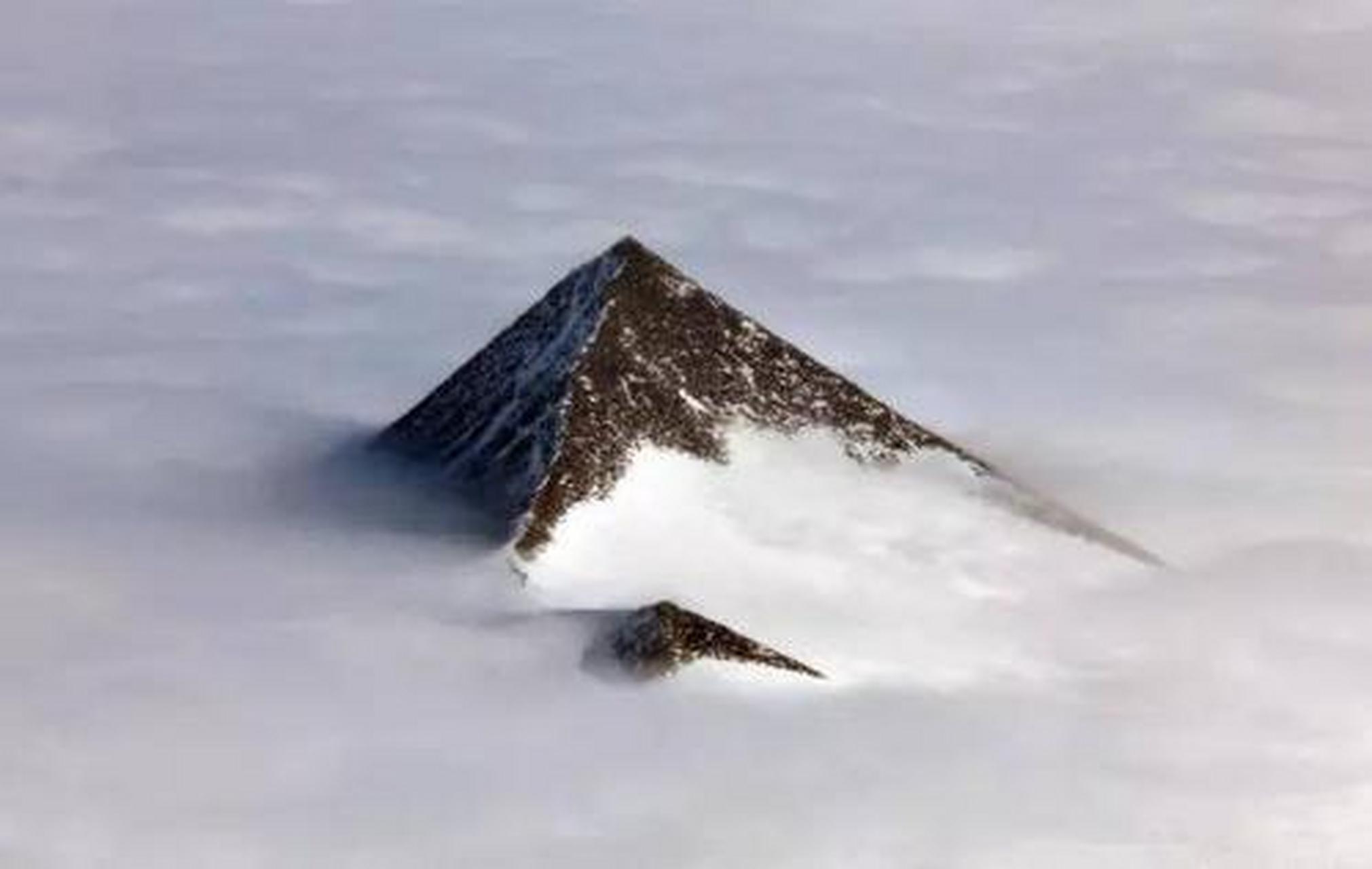 文森峰山势险峻,且大部分终年被冰雪覆盖,交通困难,夏季气温在零下40