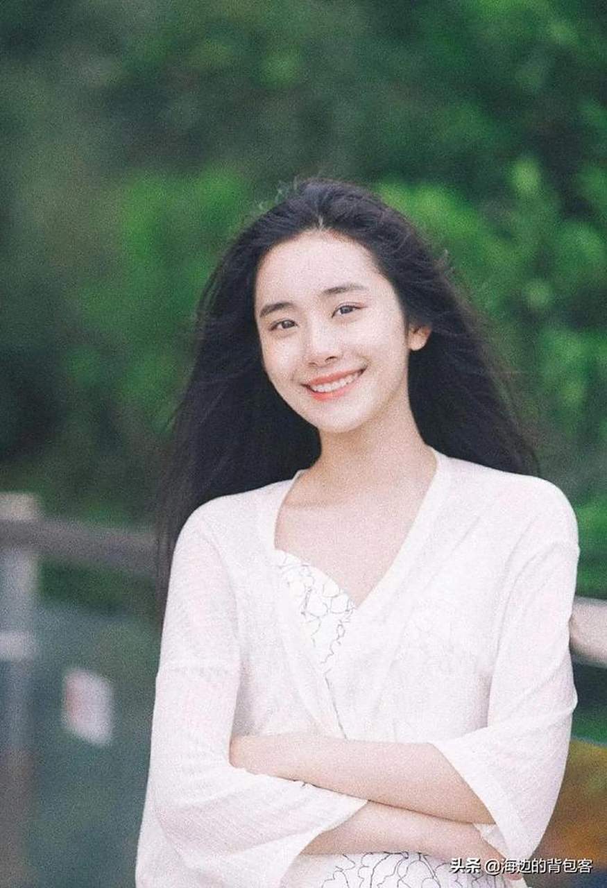 内地99年美女演员—范诗然