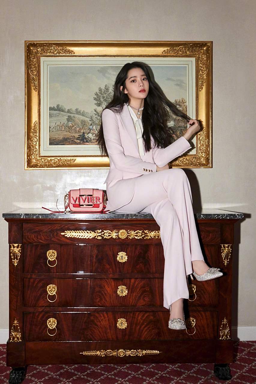 欧阳娜娜 高跟凉鞋