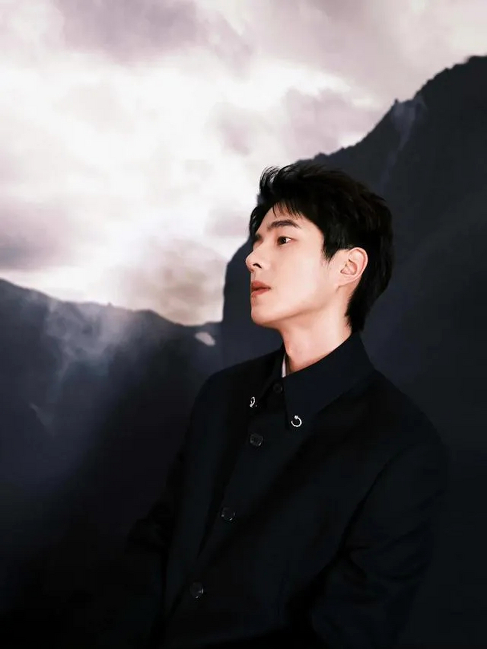 之前我们的纯清小男神刘昊然,被人用ai换脸技术,p了一张刘昊然的不雅