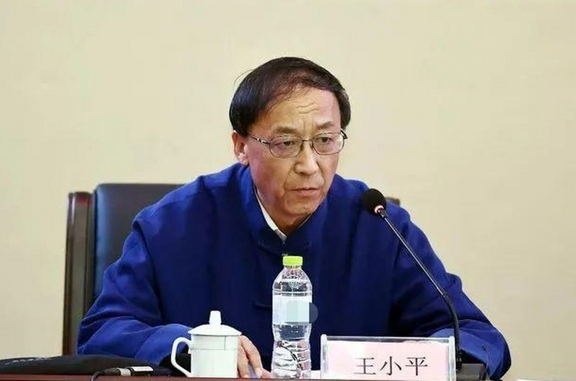 足协的签名不再是王小平了,换成了徐家力,只是看看徐家力的签名怎么是