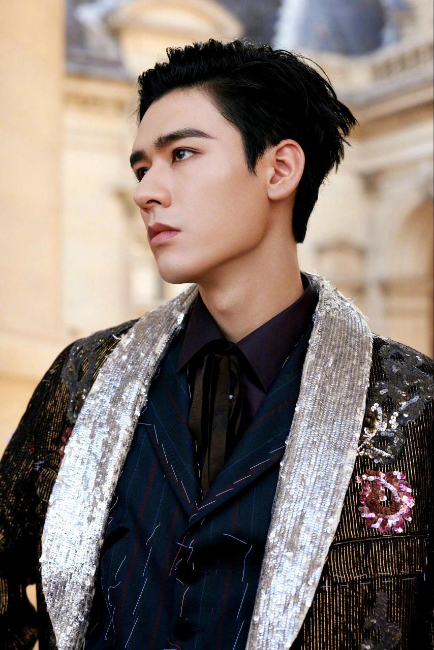 龚俊帅气穿搭 这组直接可以用惊为天人去形容了!