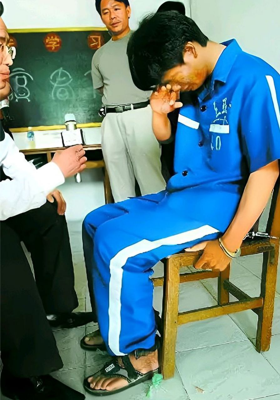 他就是当年轰动一时的马加爵,那个杀害四名舍友的罪犯