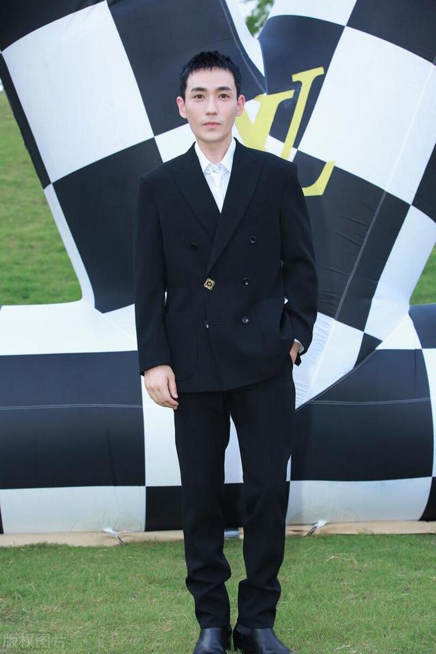 朱一龙louis vuitton2021春夏男装秀造型