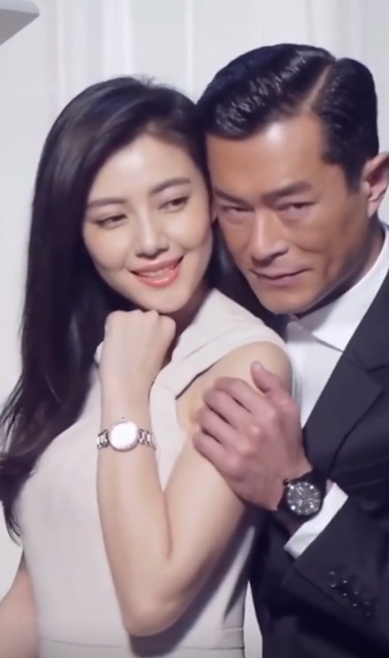 古天乐 高圆圆 一起拍摄宣传片,配一脸,可惜高圆圆已经结婚,古校长