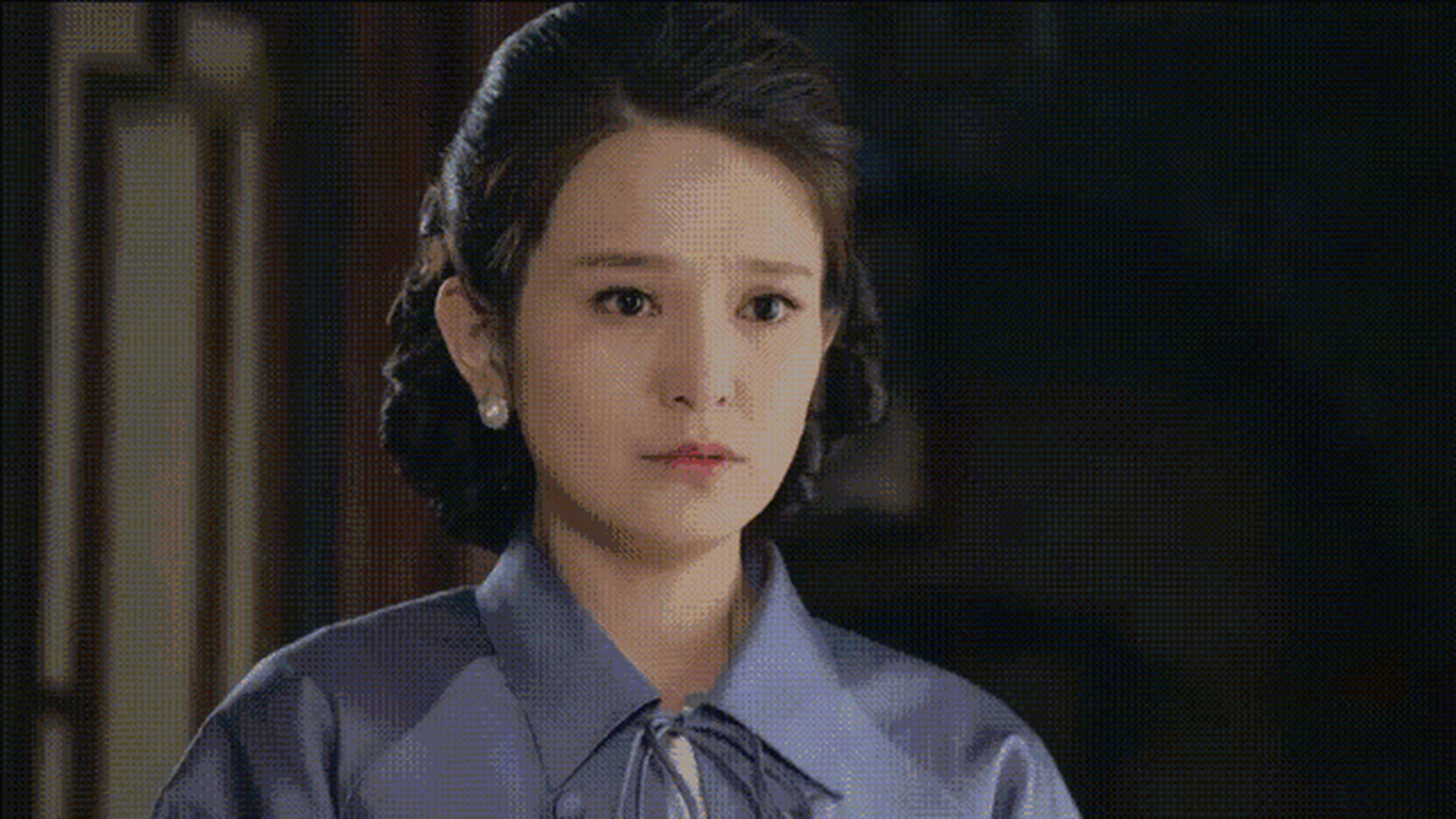 2013年,肖茵凭借《打狗棍》中的哑女那格格一角走红.