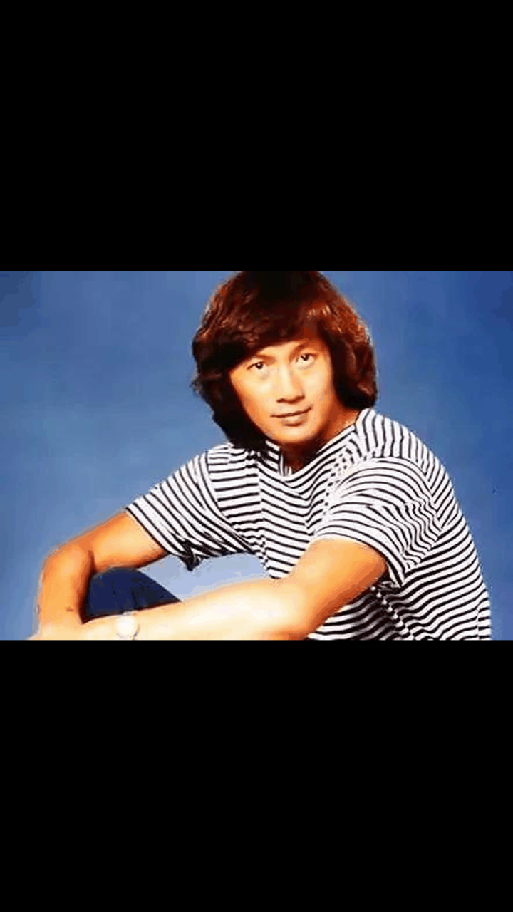 许怀谷真是浪费了老爸的好基因,长得一点都不像老爸,看看许冠杰多帅