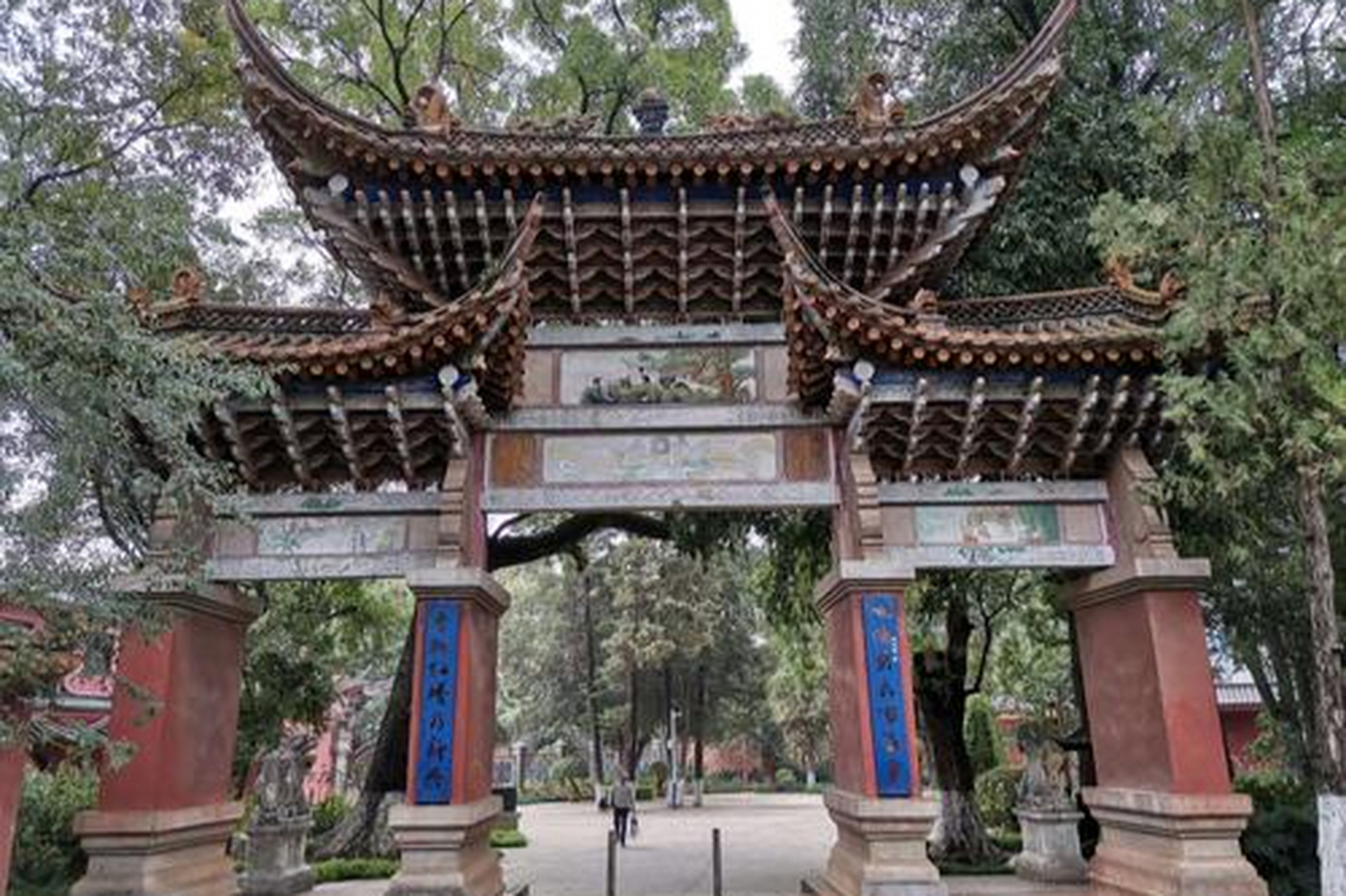 的奇黎山下,别名奇黎溪,绝对是玉溪红塔区最值得一去的佳景名胜之一!