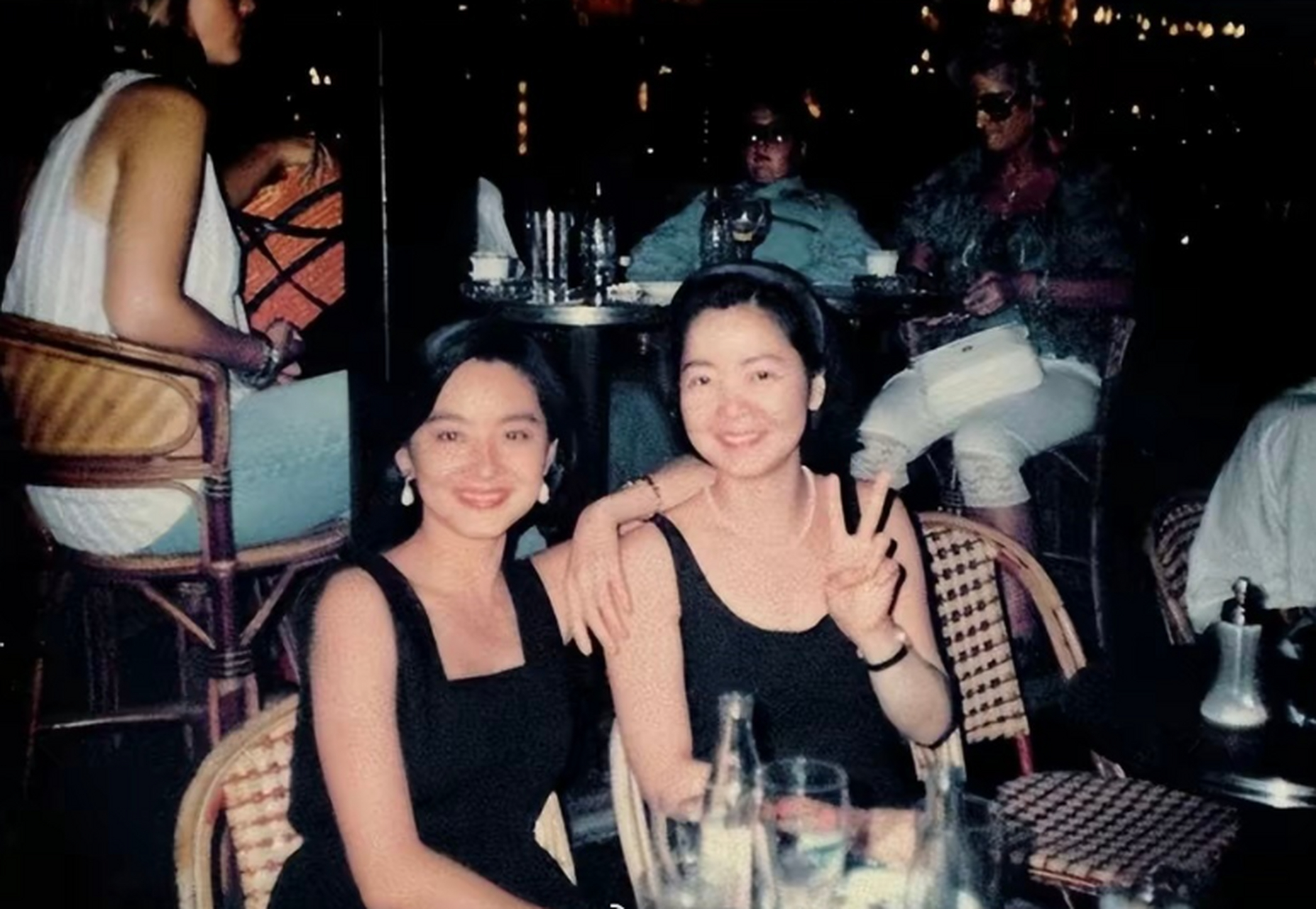 邓丽君和林青霞的同框旧照!