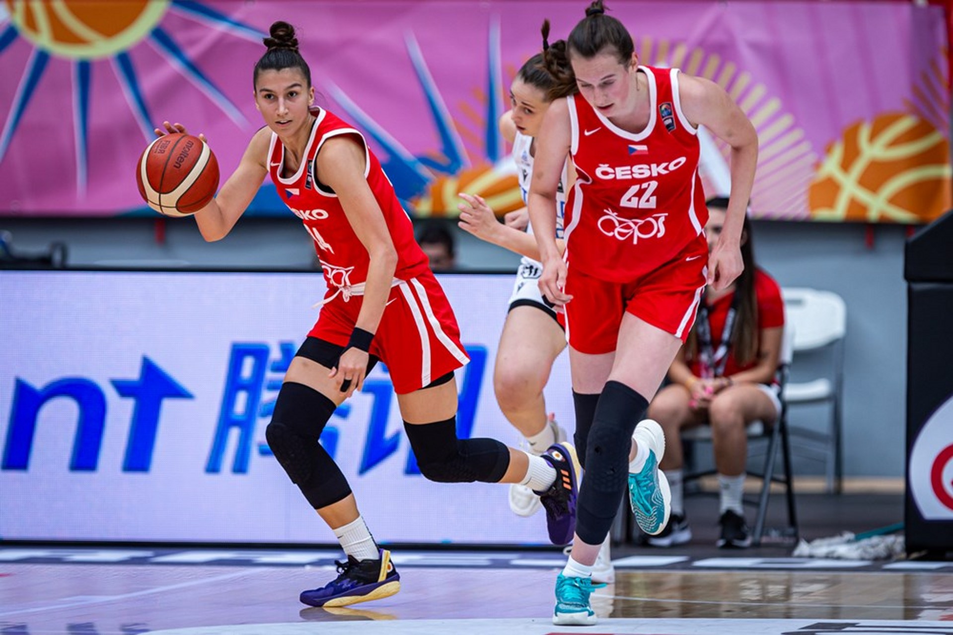 u19女篮世界杯-捷克女篮战胜意大利女篮率先晋级8强  北京时间7月19日