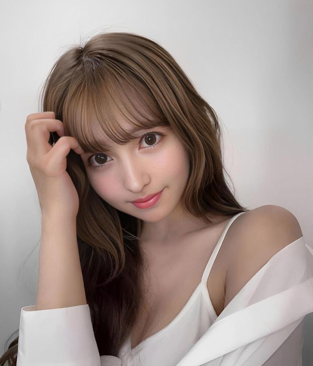 上悠亚,1993年8月16日出生,原名基托·桃奈,来自日本爱知县名古屋市山