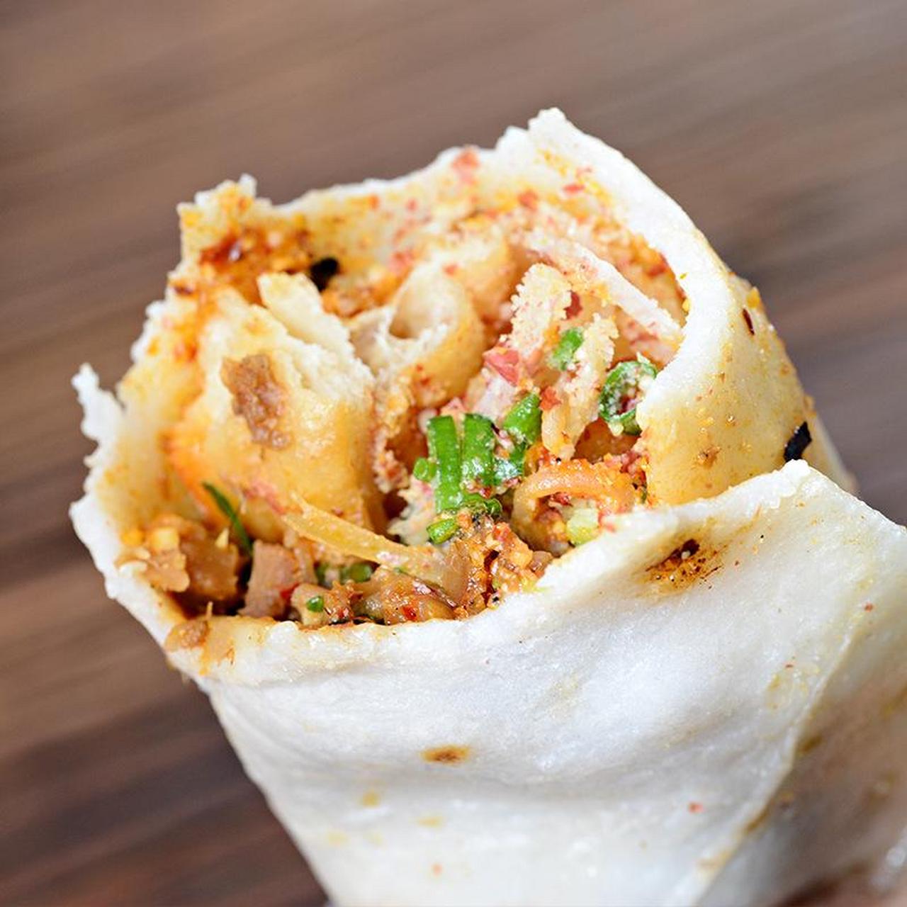 云南昆明 #云南# #烧饵块# #美食推荐# 烧饵块  烧饵块 是云南当地的