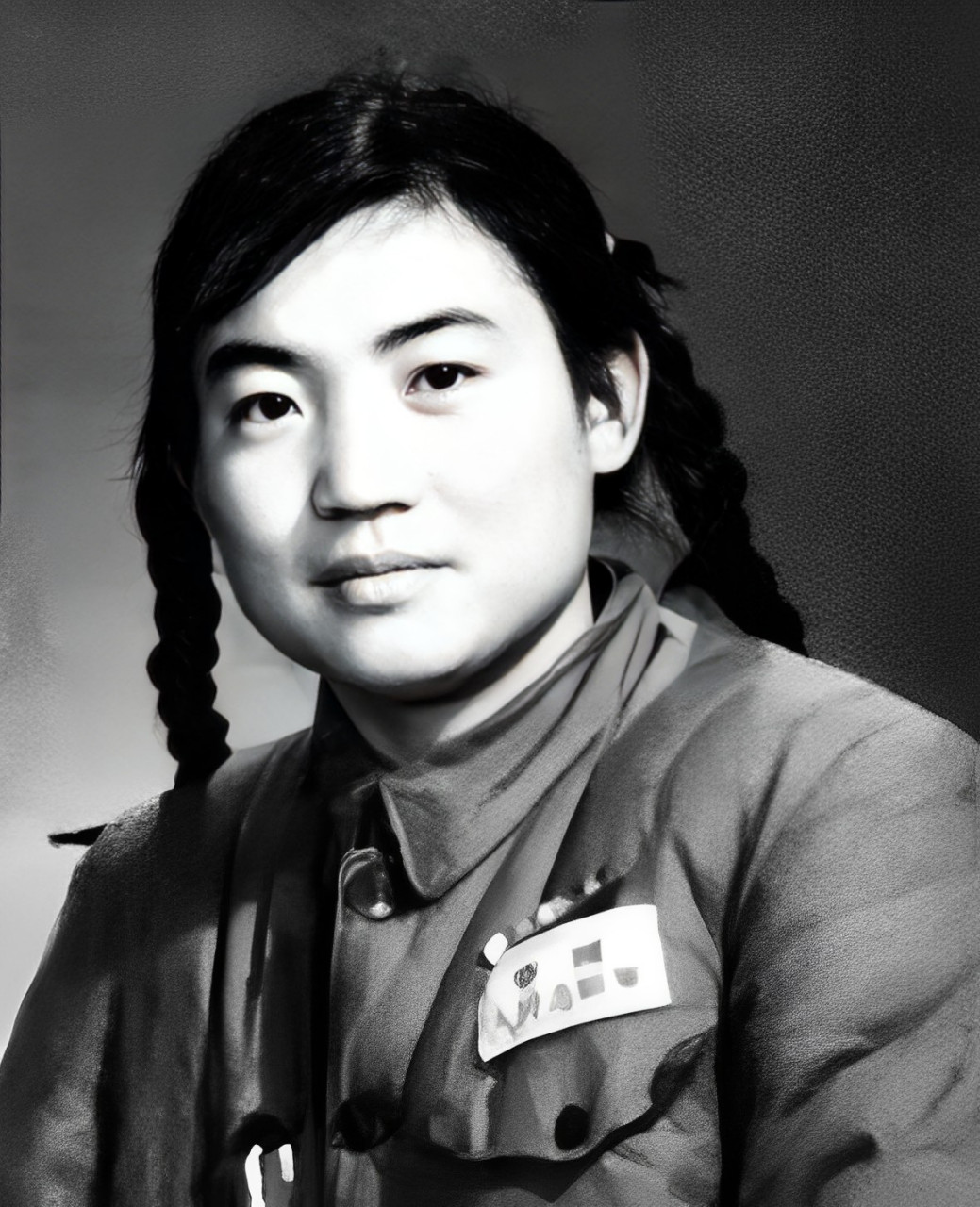 1995年,65岁的解秀梅因缺乏治疗费用而不得不停止治疗.