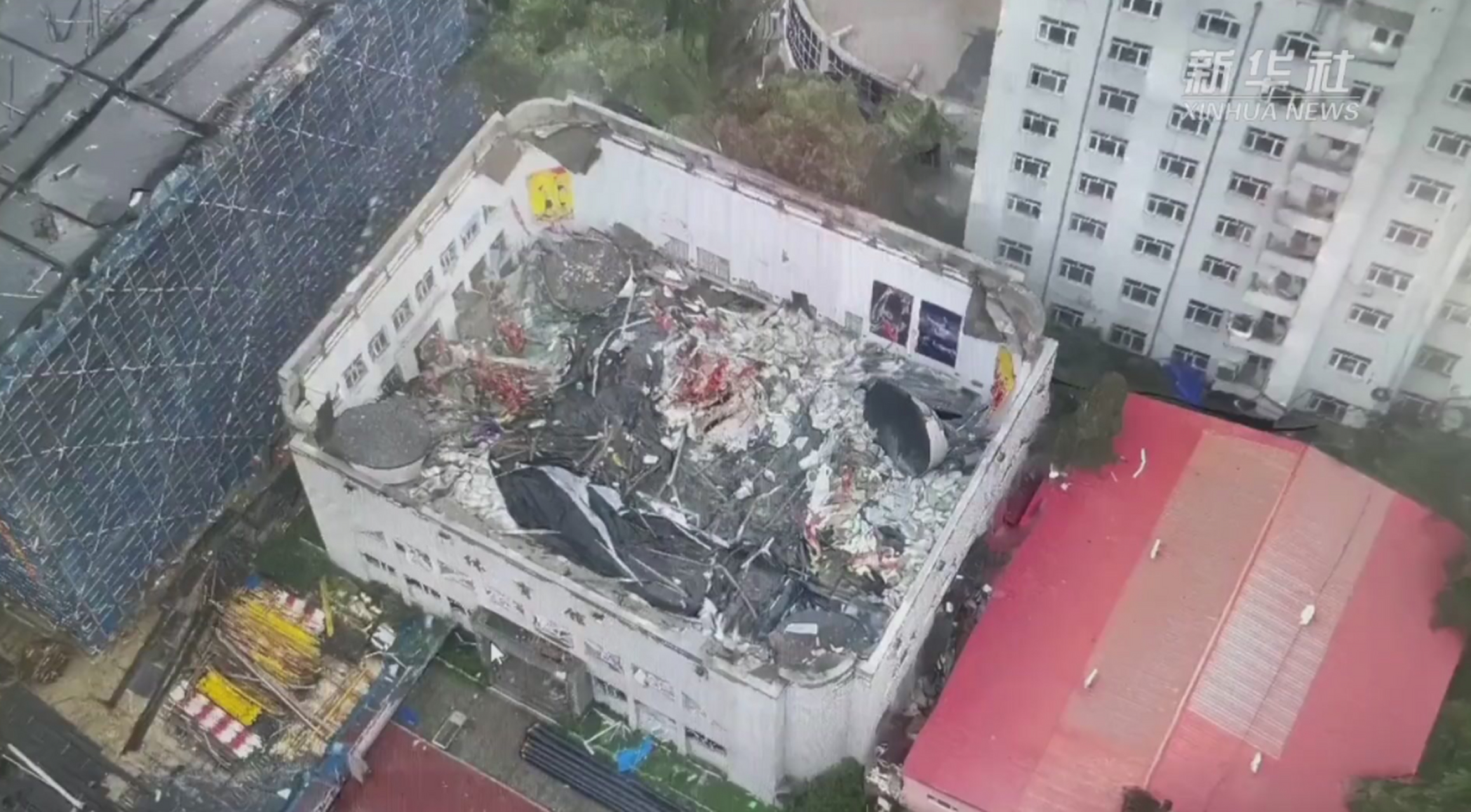 齐齐哈尔市第三十四中学校体育馆楼顶坍塌事故已搜救到最后一名被困