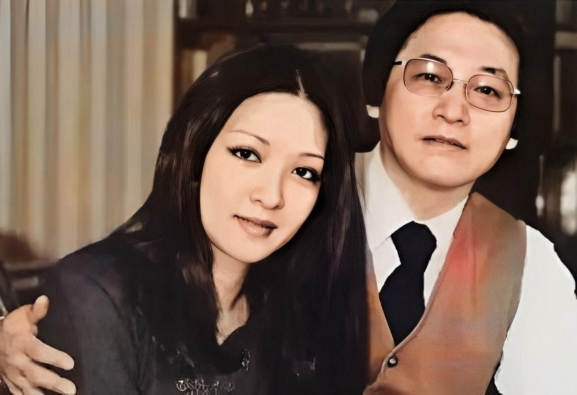 40岁的才子·李敖抛弃了他的第一任妻子,嫁给了26岁的胡因梦.