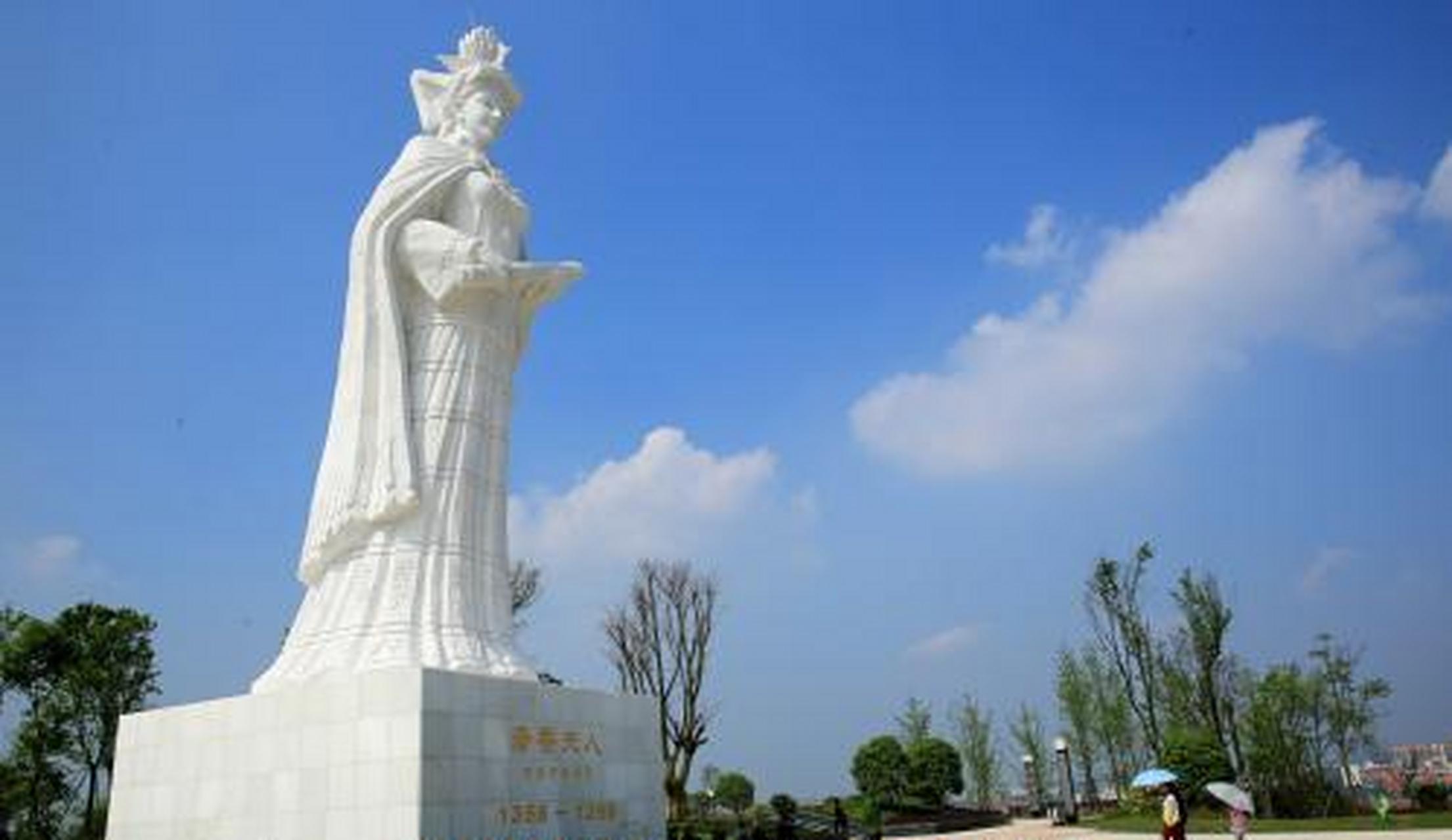 奢香夫人,元末明初人,出生于泸州市的古蔺县,摄理贵州宣慰使一职时,为