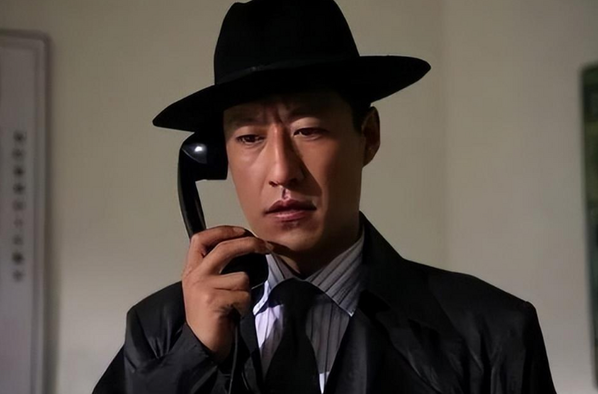 著名演员于震:被前妻怒骂家暴男,却被小十三岁美貌娇妻当成宝 相信