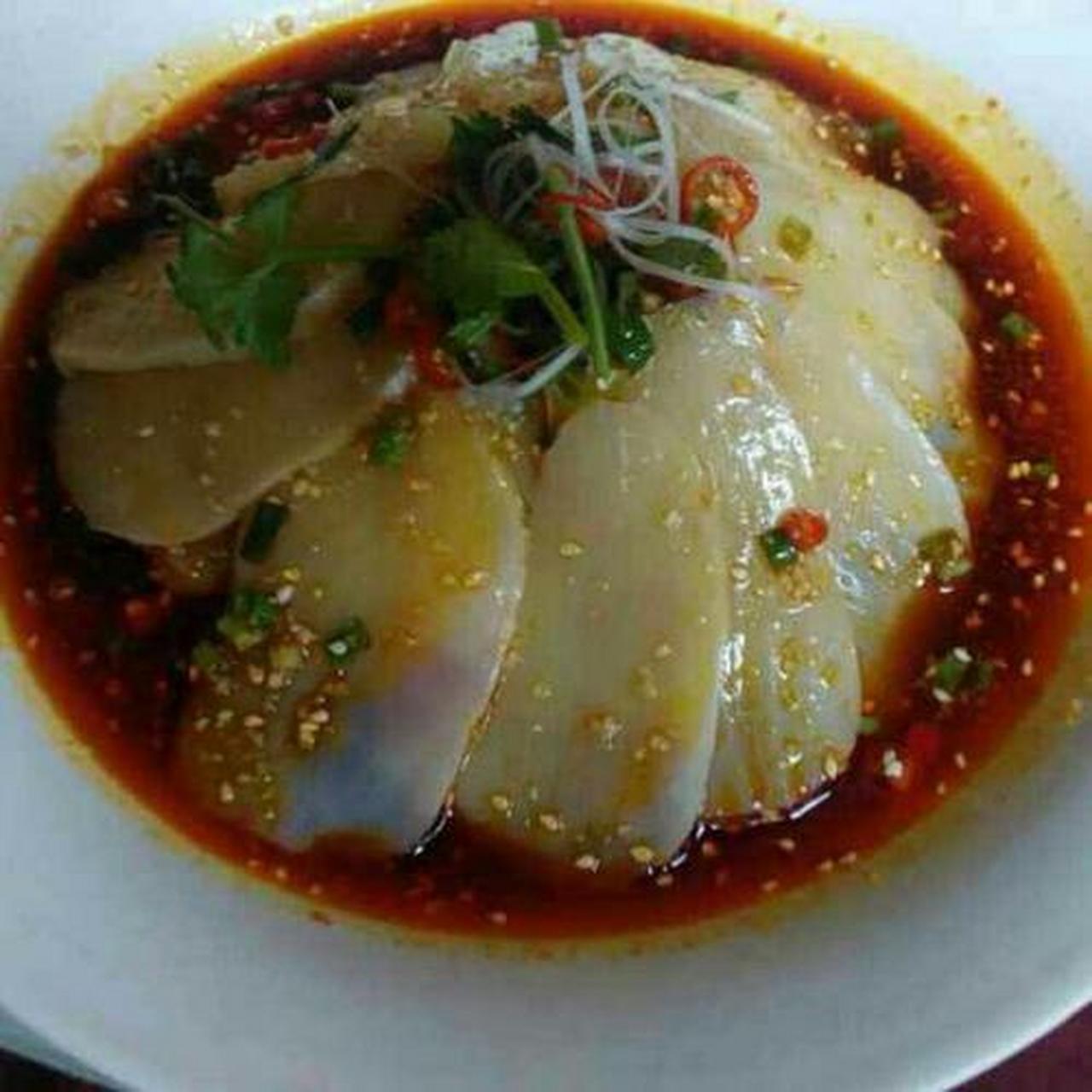 彬县御面,又称淤面,玉面,是陕西省咸阳市彬州地区的著名传统特色小吃.