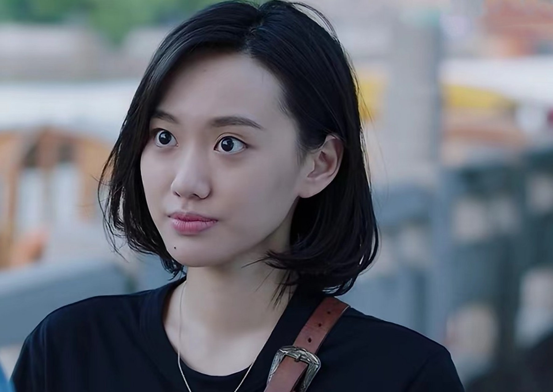 《卧底警花》勉强看了三集,还是决定弃剧不看了,原因很简单,一是剧情