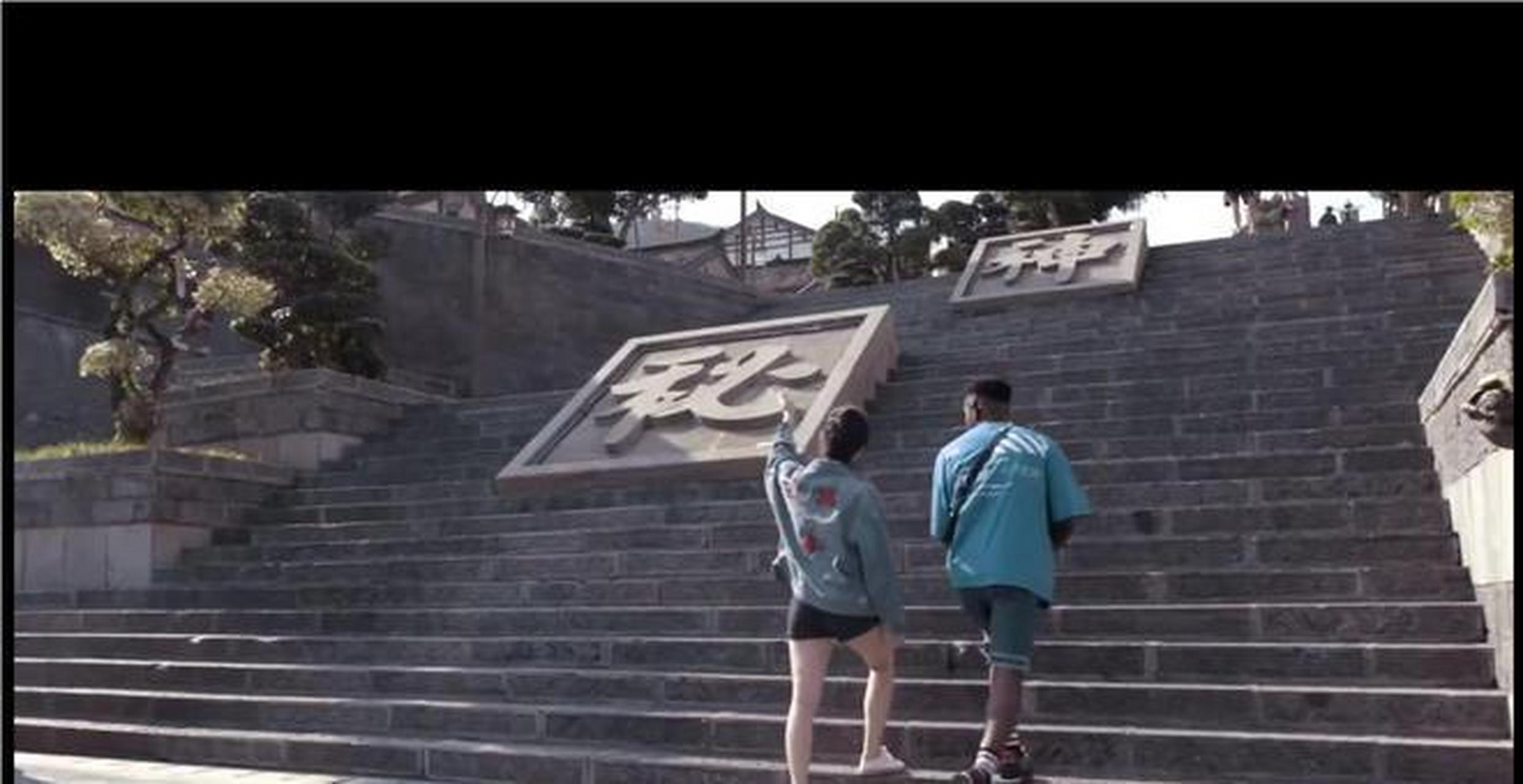 茅台宣传片用黑人配国女,国男不配露面,折射出怎样的文化心态?