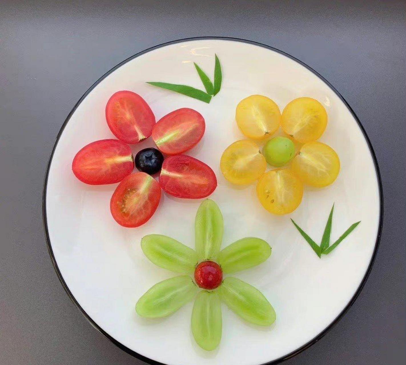 "简单易学的水果拼盘"