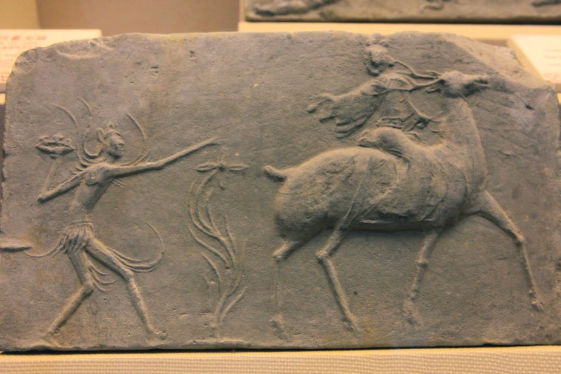 随着王朝的更迭,画像砖上面所做的装饰纹样也有着不同的时代印记.