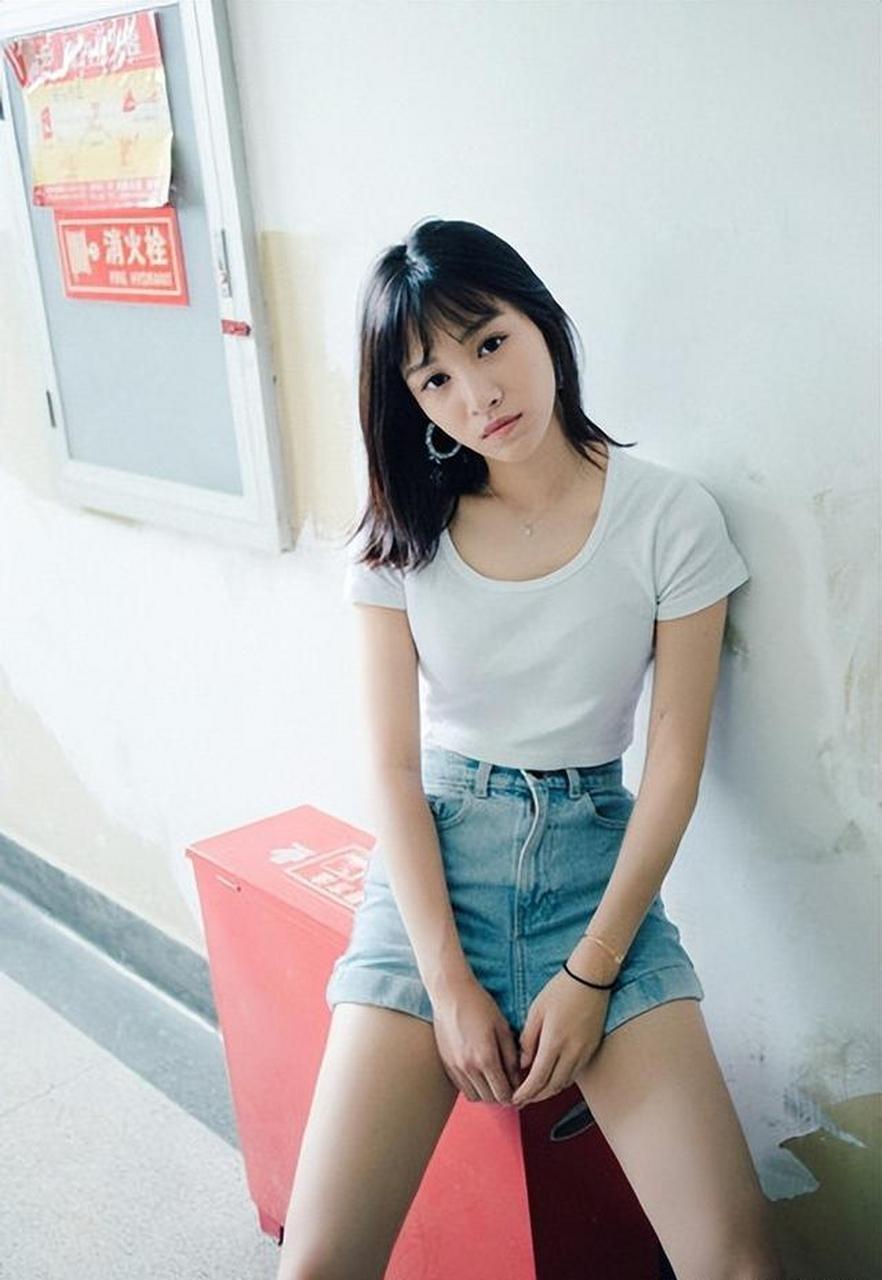校园风清纯美女自拍写真图集