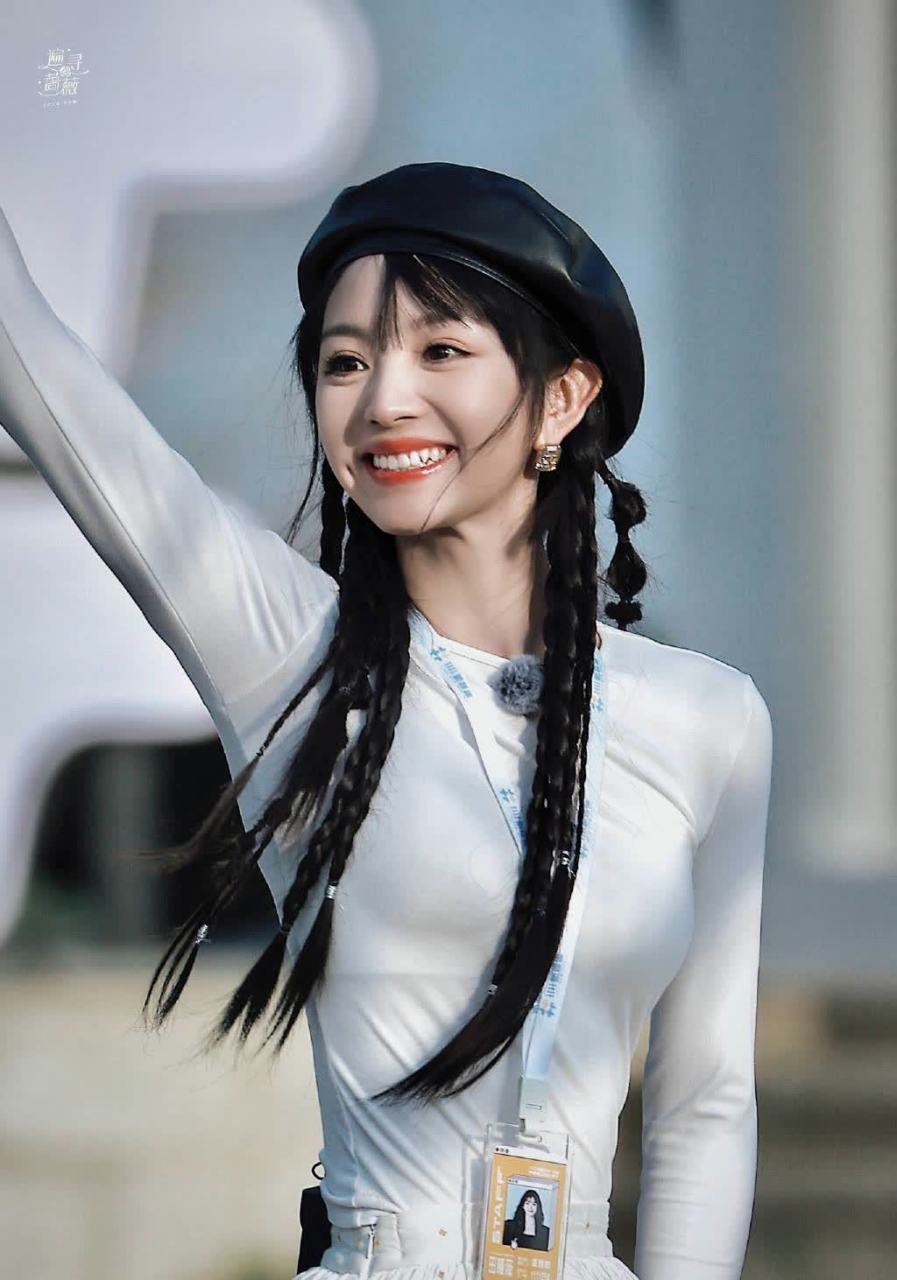 惊艳你的女明星#田希薇,可爱的大眼睛女孩,青春活力,元气满满,笑容