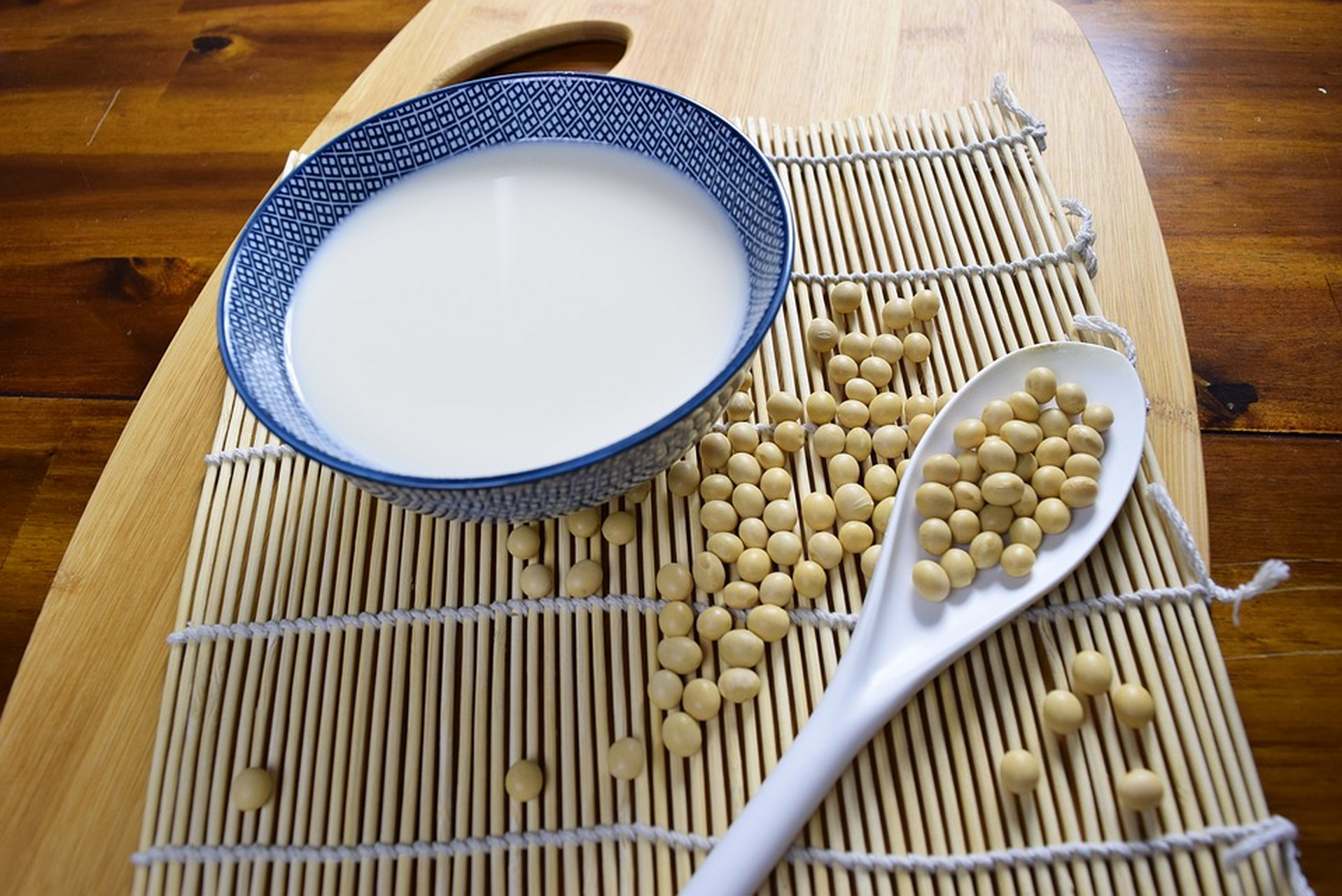 健康小知识# 没煮熟的豆浆喝了容易拉肚子,那怎样算煮熟,你知道吗