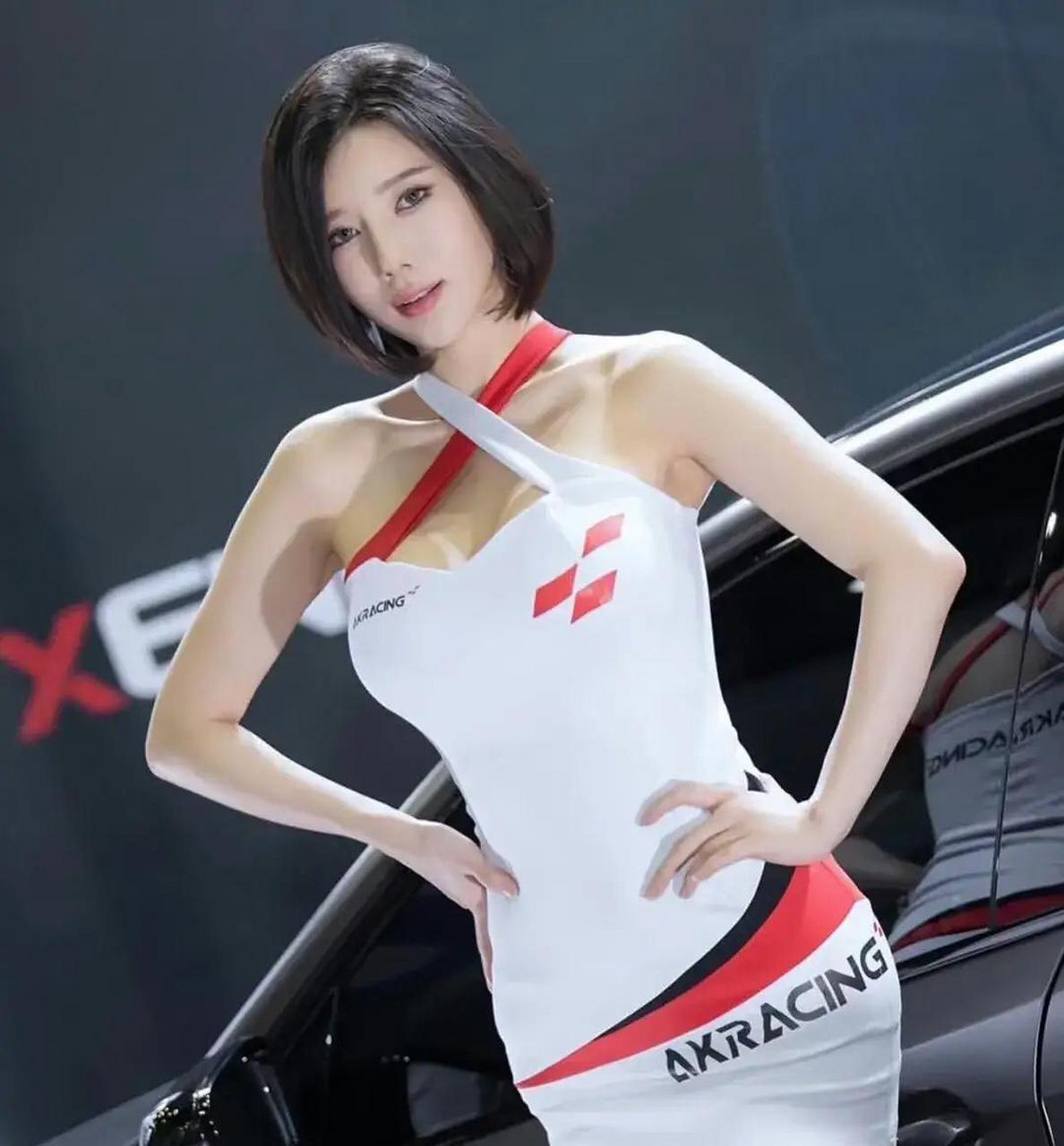 韩国顶级车模宋姝儿,绝美身材![鲜花]