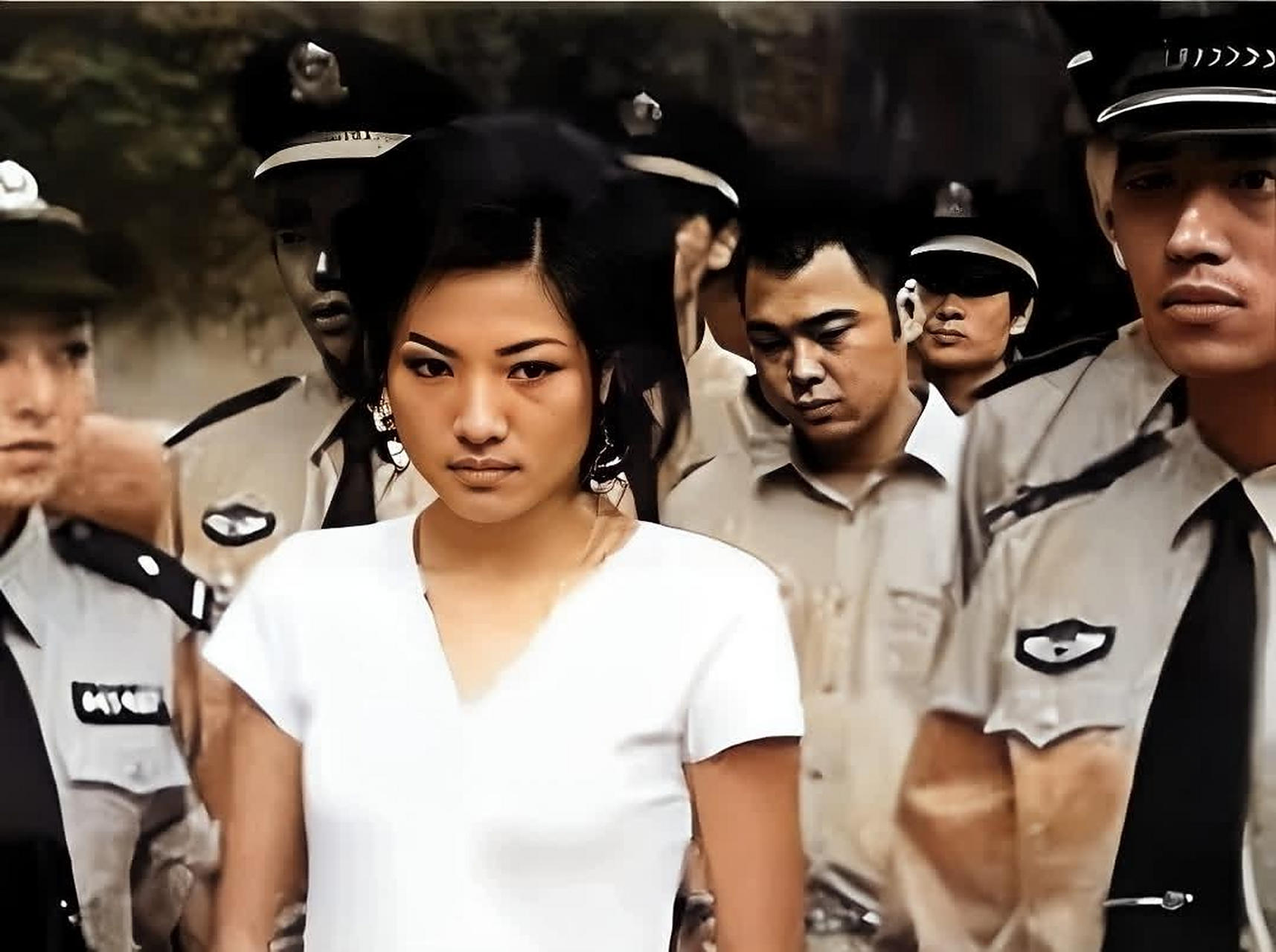 2005年,被枪杀并送往殡仪馆的毕丽梅"复活"了.她会逃跑吗?