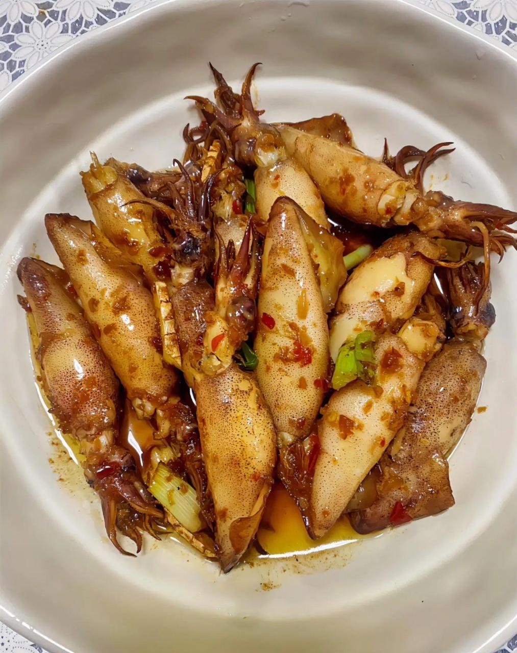 好吃又简单,个个带米的蒜蓉辣炒海兔 今天婆婆买了点海兔过来,刚好家