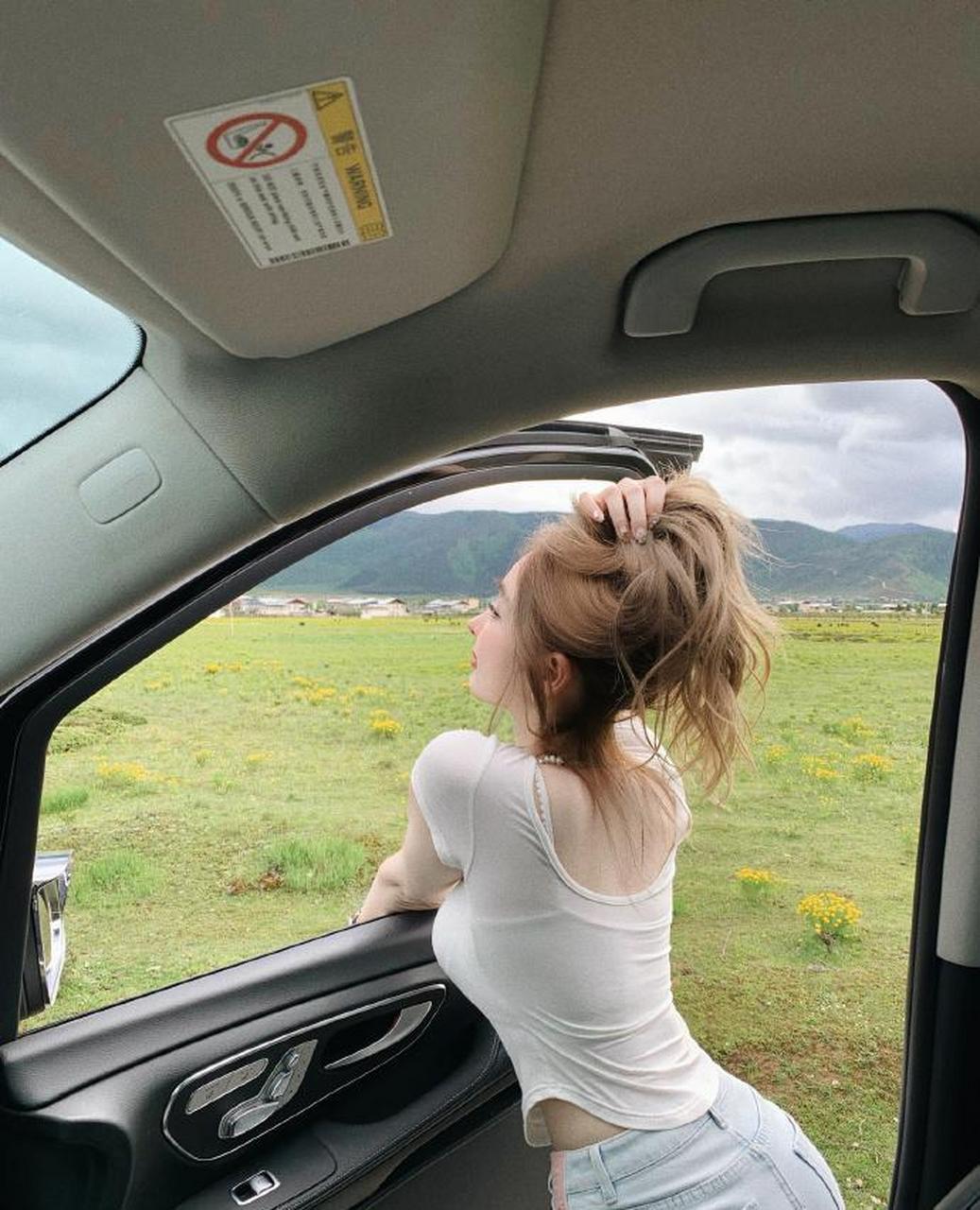 网红美女覃美莹迷人美照欣赏,好看啊