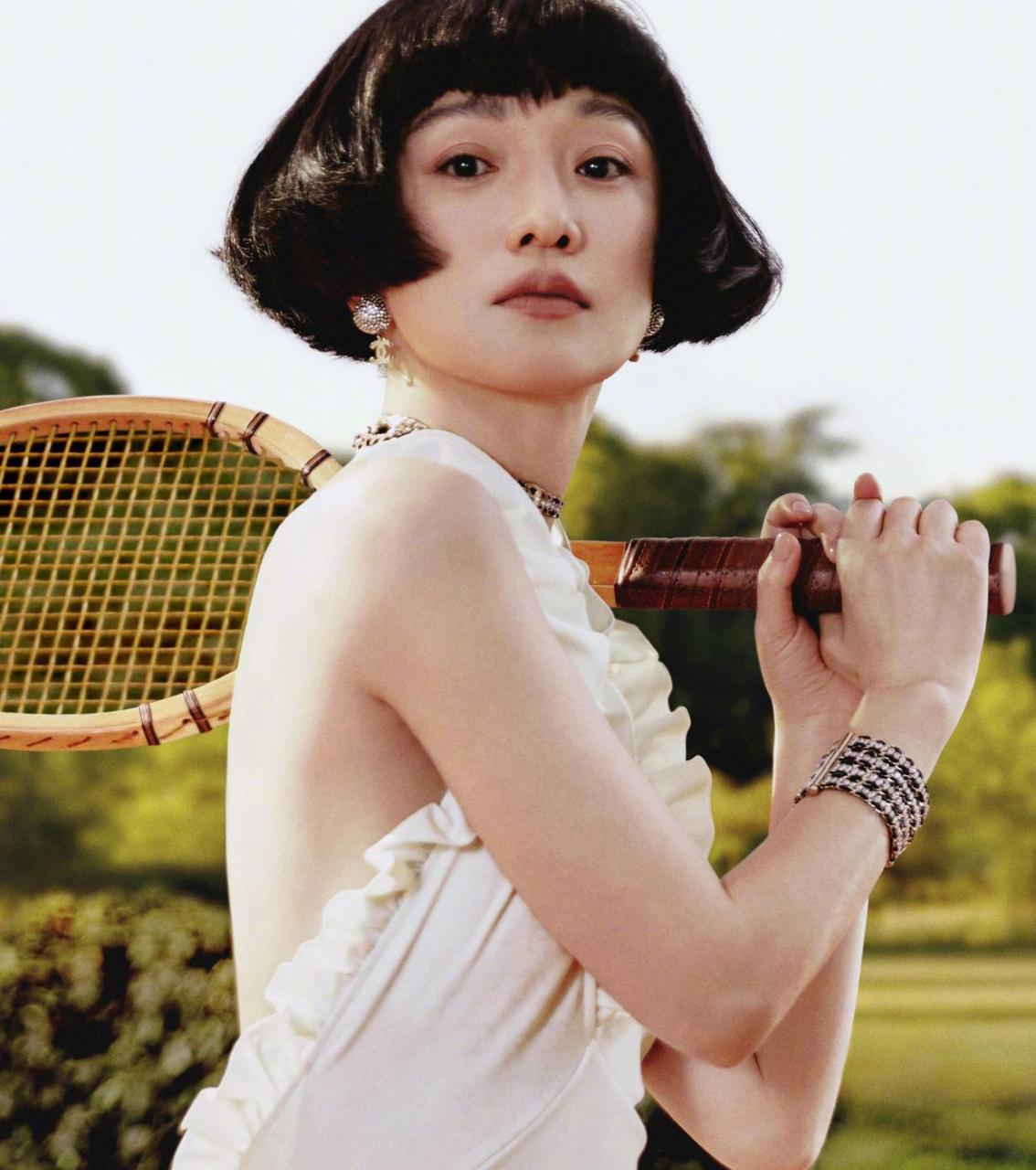 周迅十登vogue封面大片,还得是周迅,短发搭配20年代复古造型,绯红妆容