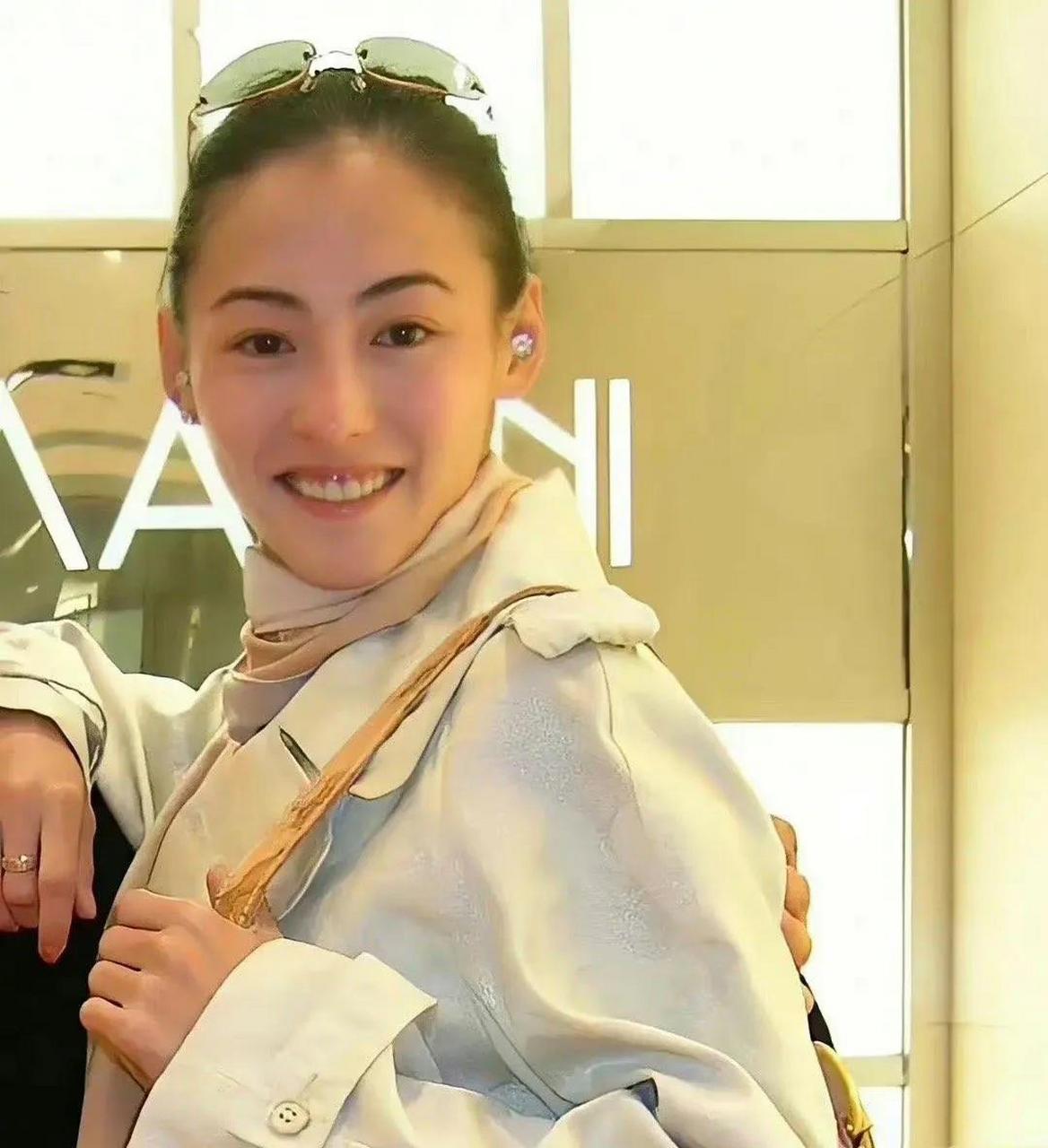 张柏芝,耳朵高过眉毛的人富贵!