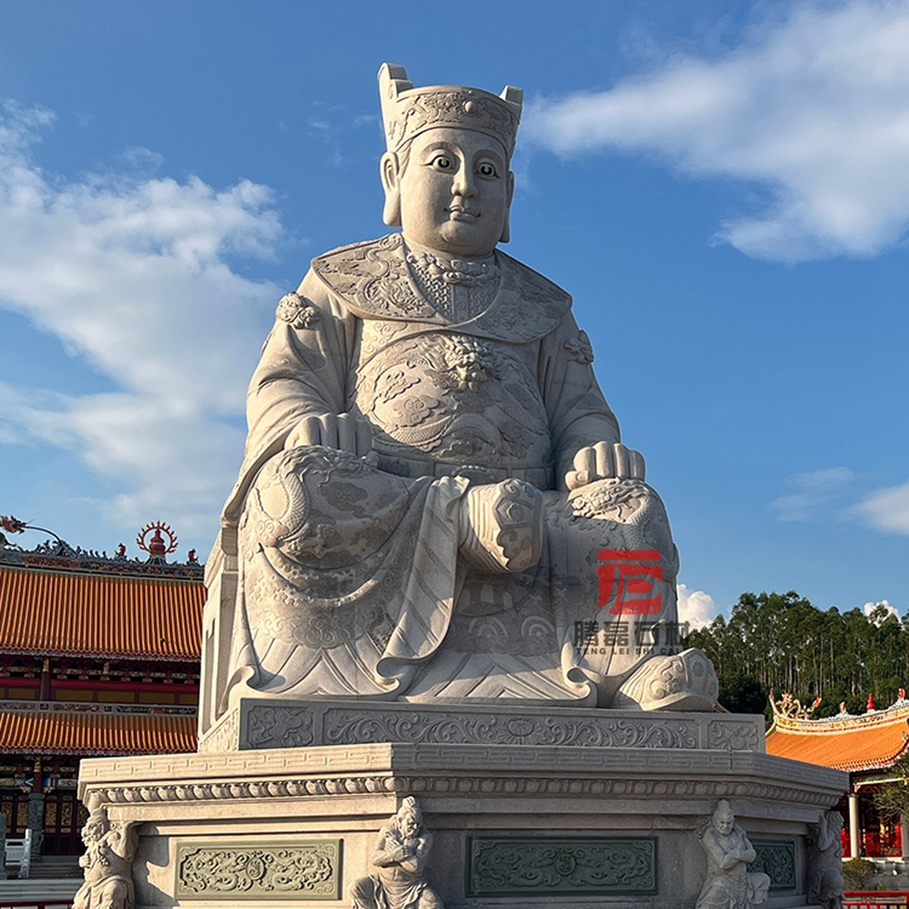 石雕佛像是中国古代文化的瑰宝,具有独特的造型和精湛的技艺,同时也