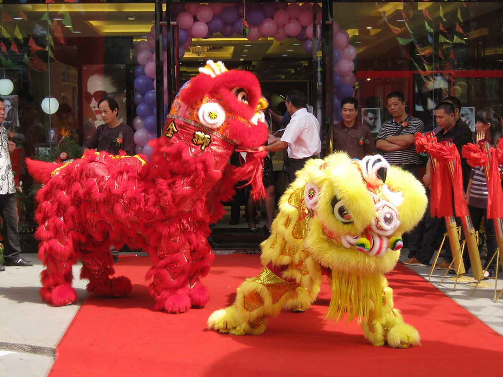 重庆舞狮队130x5653x0582舞狮团队,舞狮表演,开业舞狮表演,专业醒舞狮