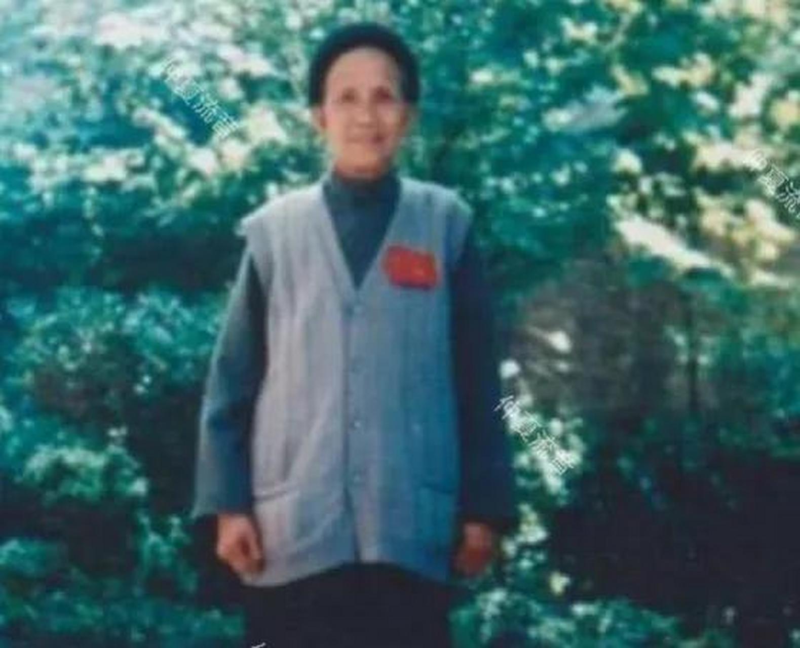 程莲珍年轻的时候生的皮肤细嫩白皙,是十里八乡有名的美人,后来她